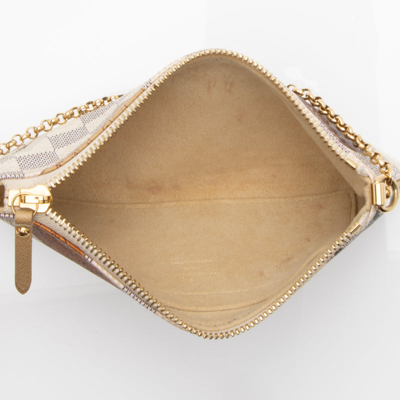 Louis Vuitton Pochette Accessoires Beige Patent Leather Clutch Bag (Pre-Owned)