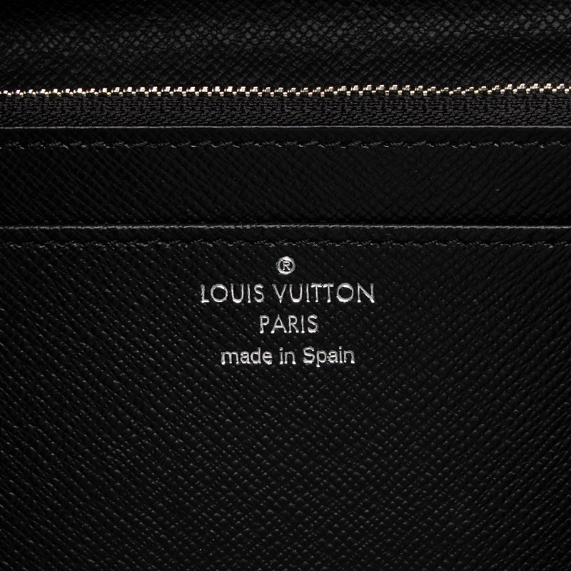 Louis Vuitton Limited Edition Reverse Monogram Kabuki Sarah Wallet (SHF-23935)