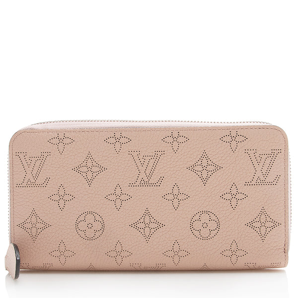 Louis Vuitton Mahina Leather Zippy Wallet (SHF-22154)