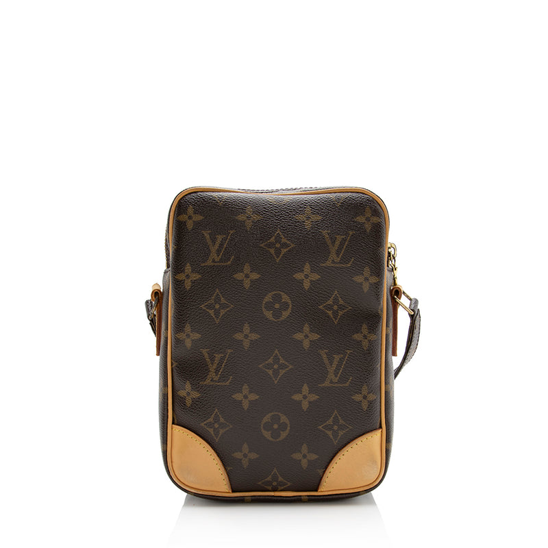 Louis Vuitton Monogram Canvas e Shoulder Bag (SHF-22104