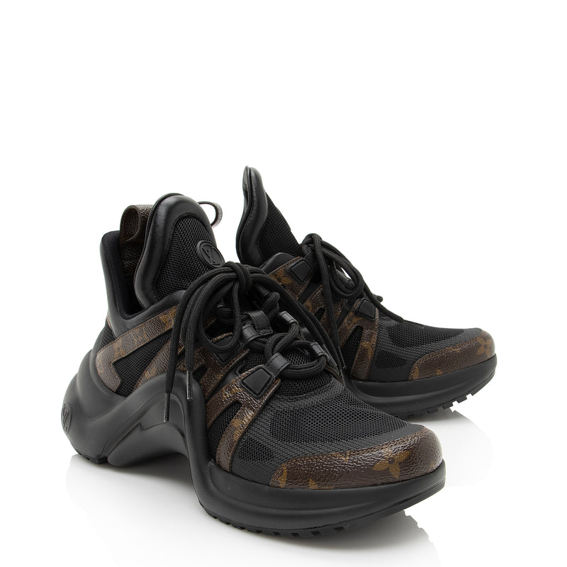 Louis Vuitton Monogram Canvas Archlight Sneakers - Size 9 / 39 (SHF-22 –  LuxeDH