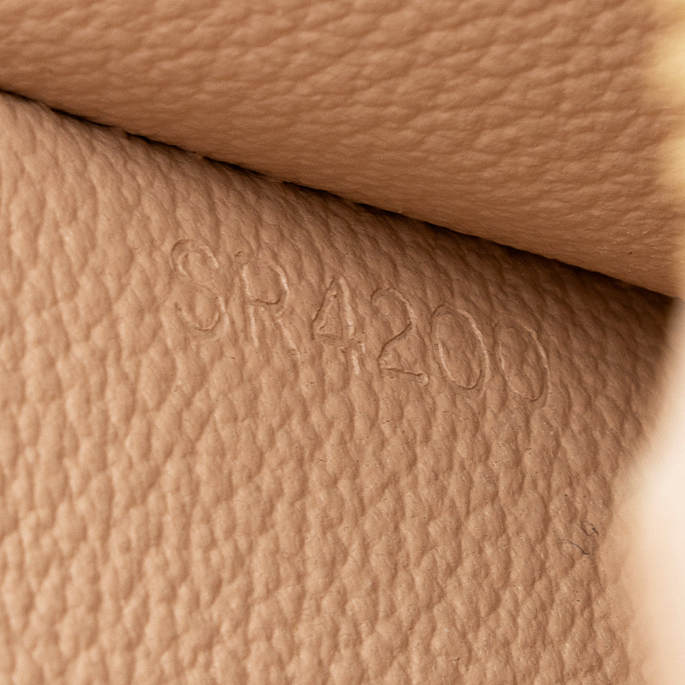 Louis Vuitton Monogram Canvas Cosmetic GM Pouch (SHF-19051)