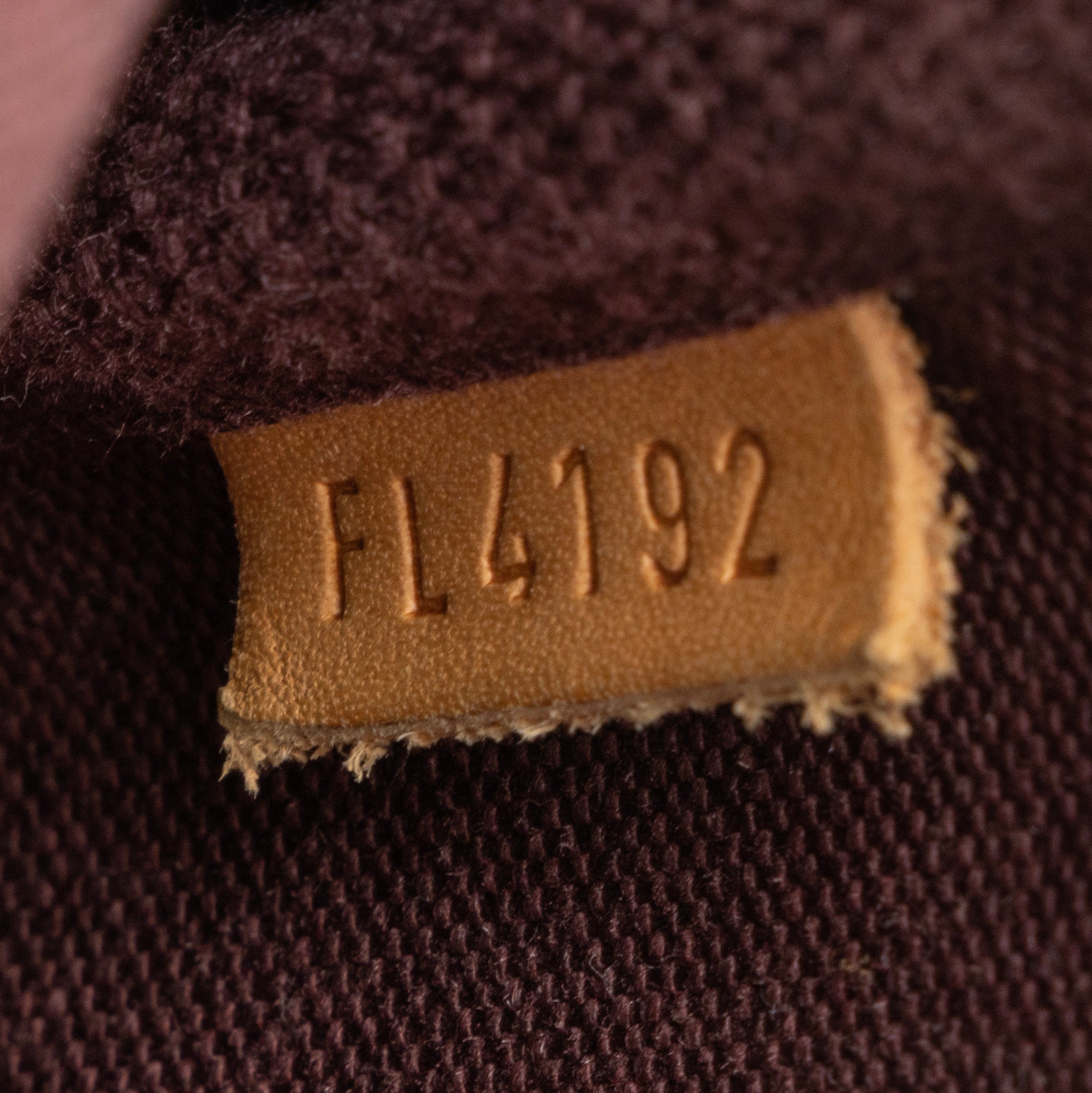 Louis Vuitton Monogram Canvas Favorite MM Shoulder Bag (SHF-RZu5fL)