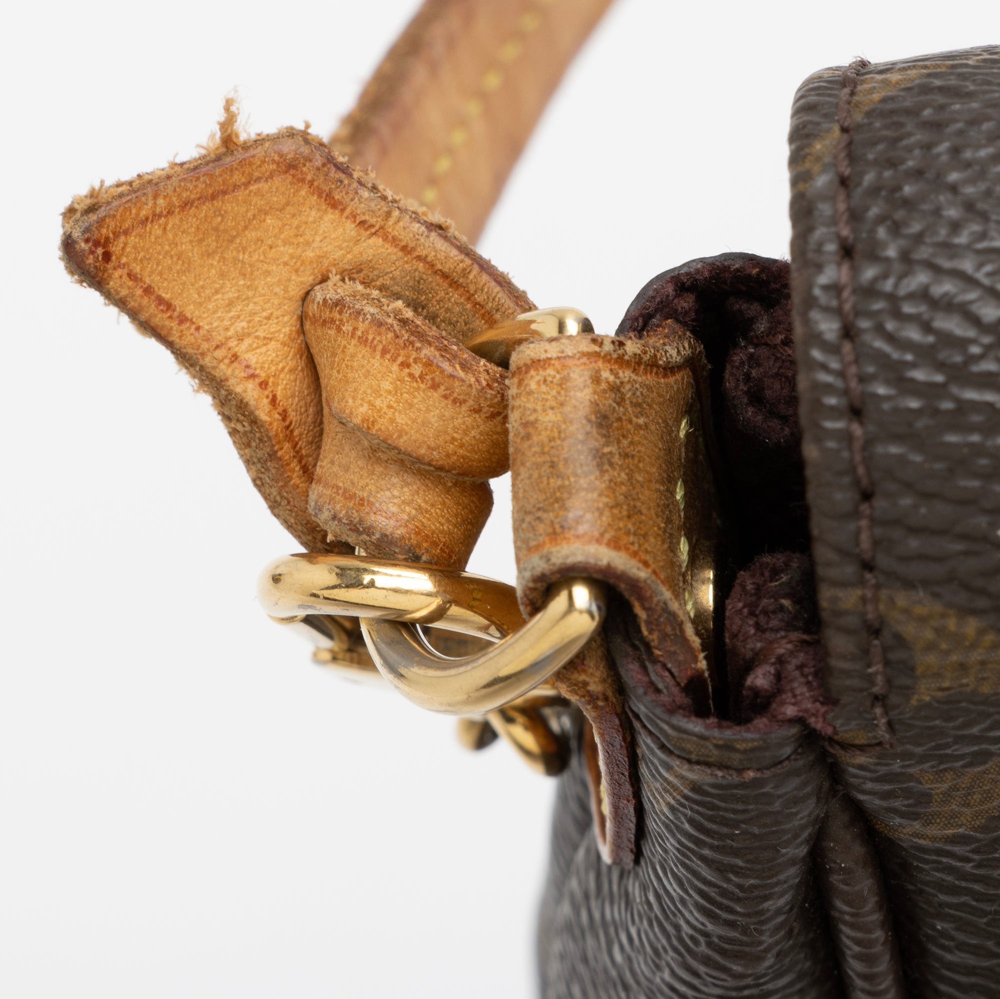 Louis Vuitton Monogram Canvas Favorite MM Shoulder Bag (SHF-RZu5fL)