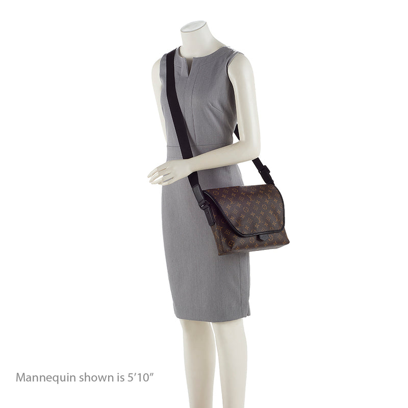 Louis Vuitton, Bags, Auth Louis Vuitton Shoulder Bag Monogram Macassar  Magnetic Messenger M45557