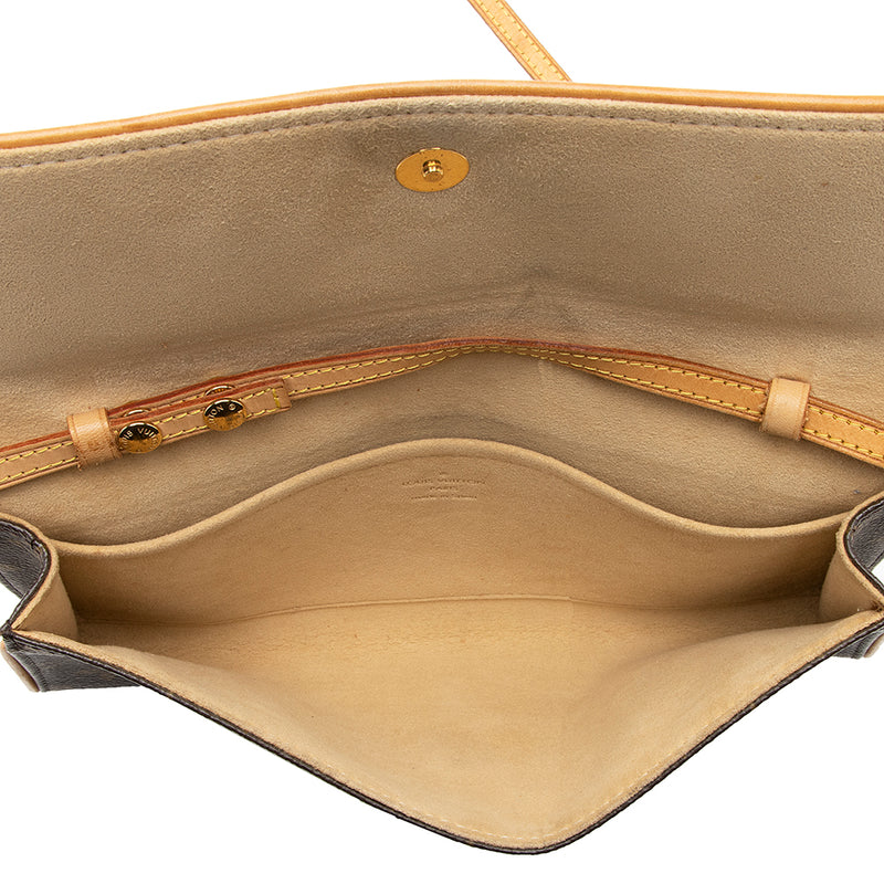 Louis Vuitton Monogram Canvas Pochette Twin GM Shoulder Bag (SHF-19243)
