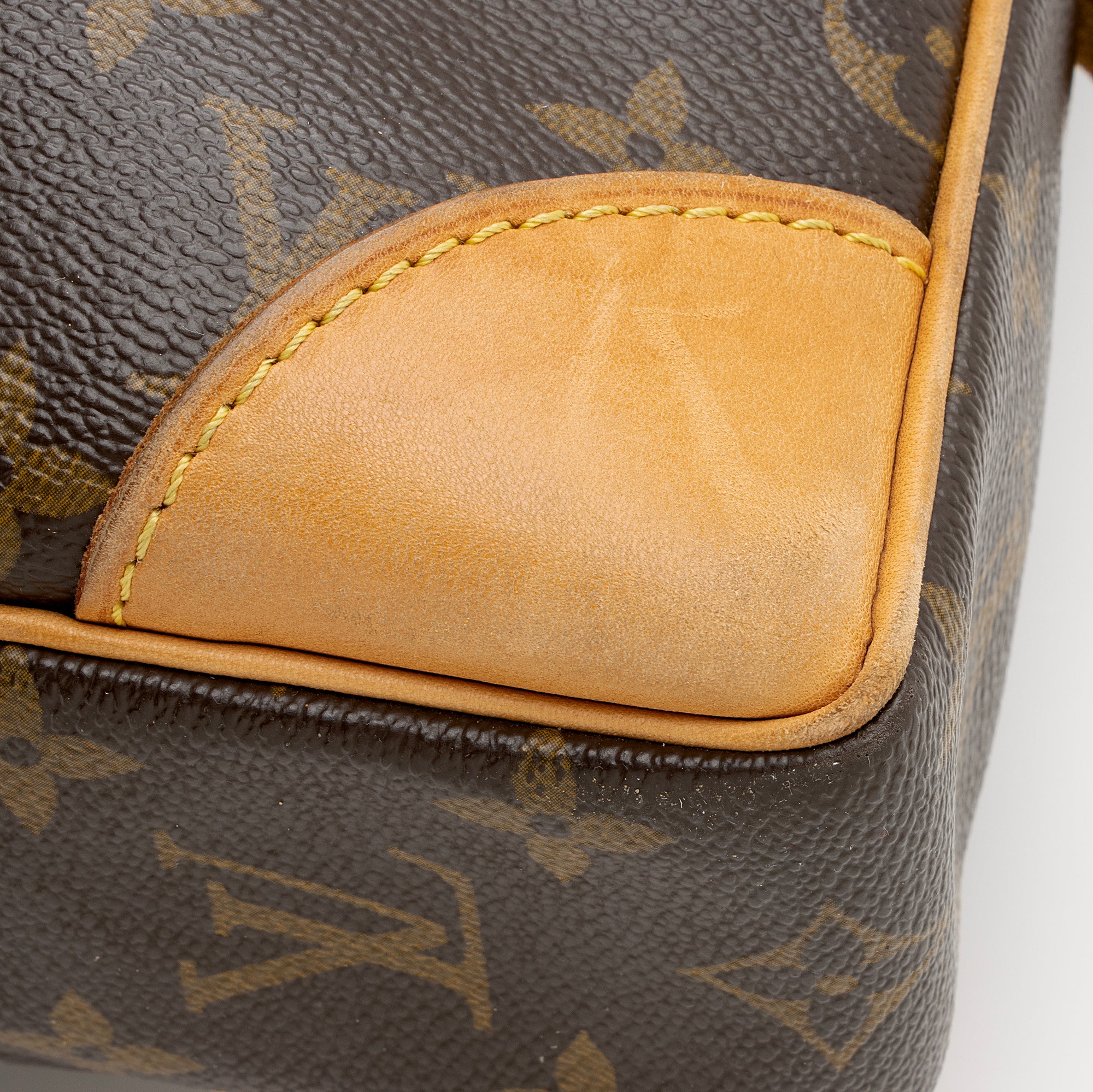 Louis Vuitton Monogram Canvas Porte Documents Voyage Bag (SHF-22880)