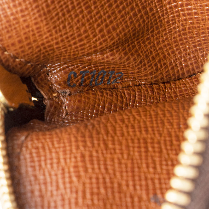 Louis Vuitton Monogram Canvas Round Coin Pouch (SHF-16969)