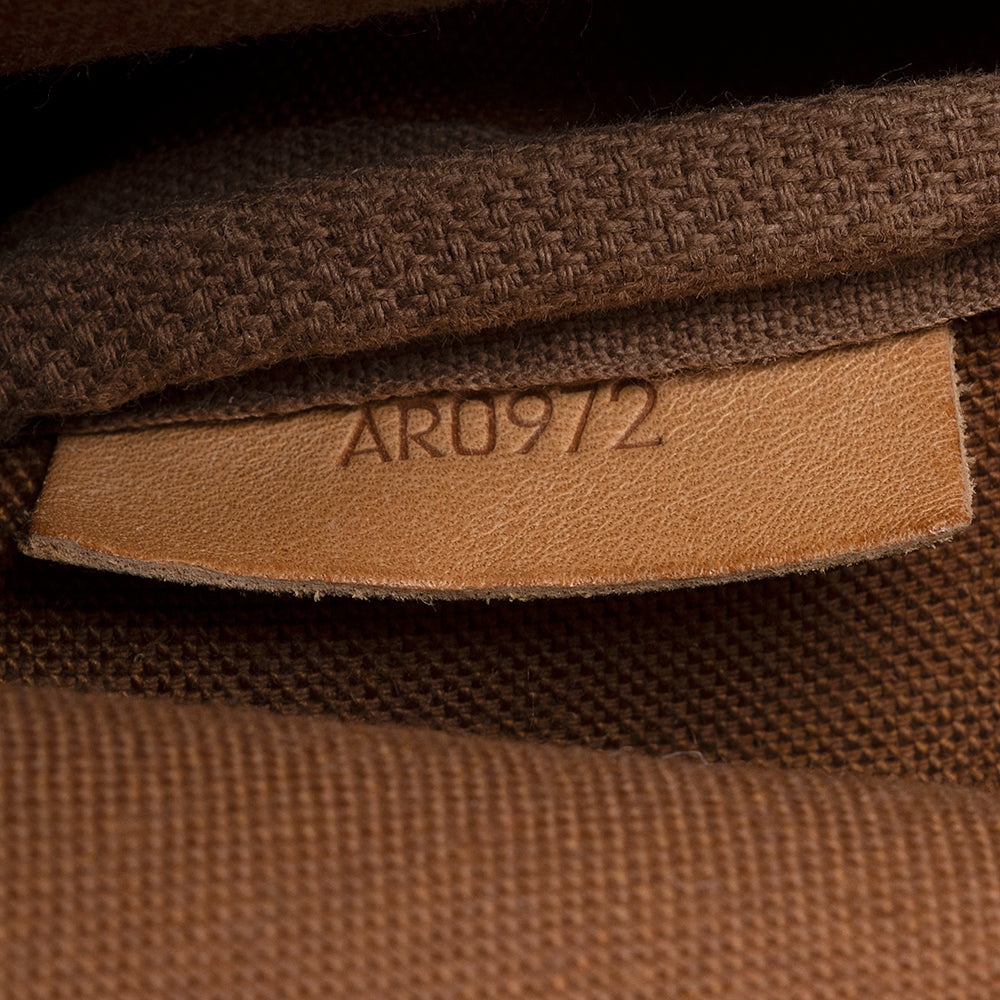Louis Vuitton Vintage Monogram Canvas Saumur 30 Messenger Bag - FINAL SALE (SHF-20345)