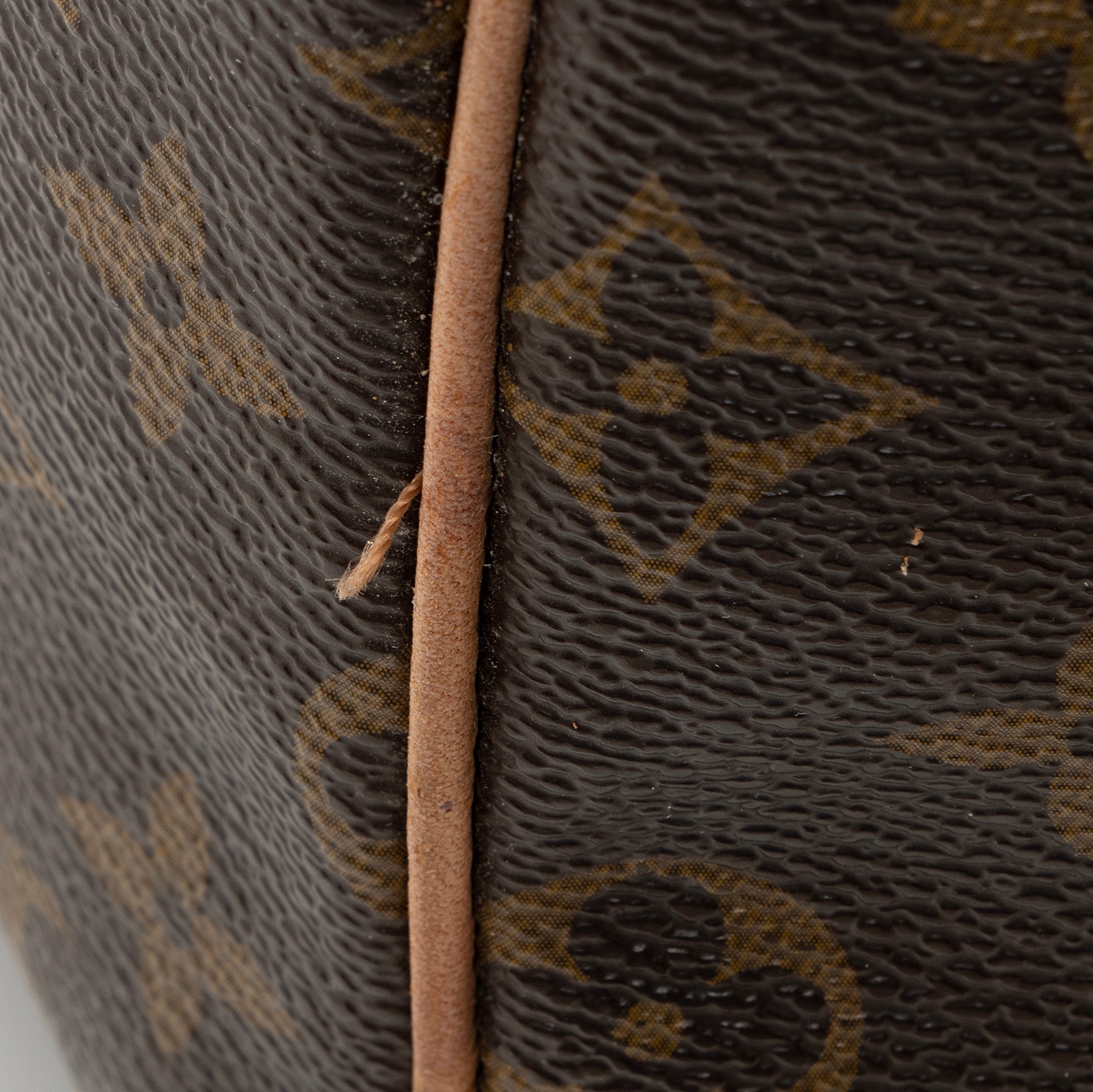 Louis Vuitton Monogram Canvas Speedy Bandouliere 30 Satchel (SHF-22714)