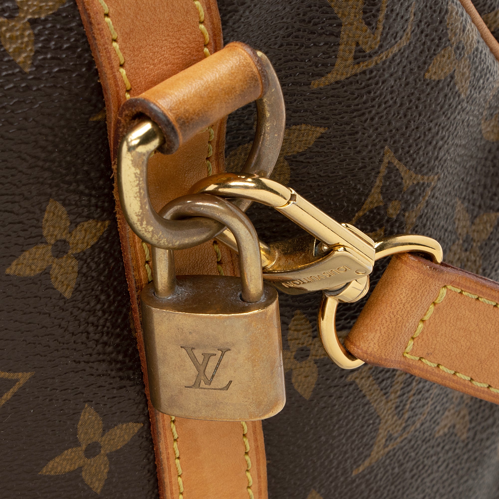 Louis Vuitton Monogram Canvas Speedy Bandouliere 30 Satchel (SHF-22714)