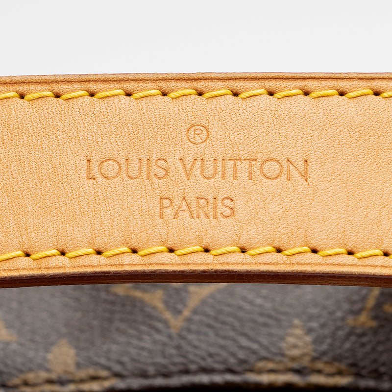 Louis Vuitton Monogram Canvas Sunglasses GM Pouch (SHF-18987) – LuxeDH