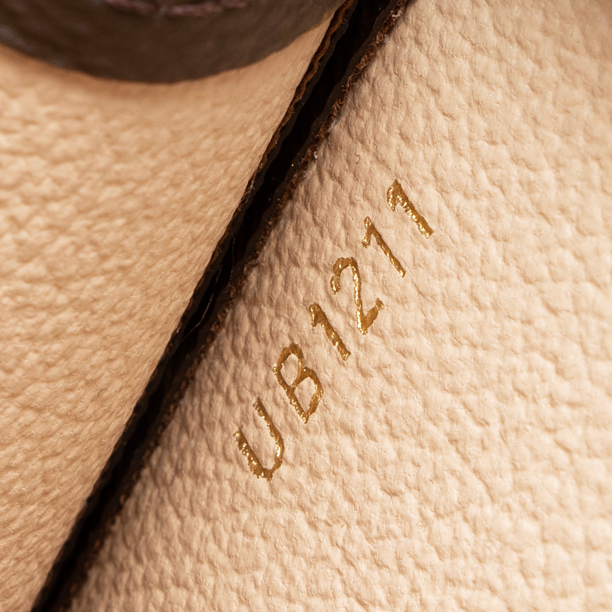 Louis Vuitton Monogram Canvas Toiletry Pouch 26 (SHF-23911)