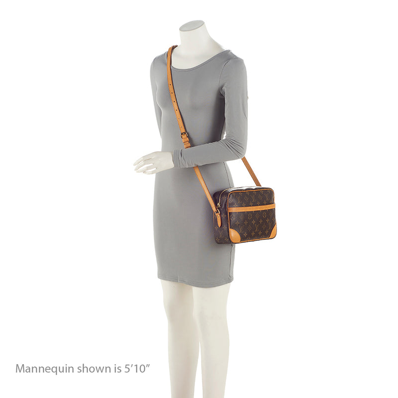 Louis Vuitton Monogram Canvas Trocadero 27 Shoulder Bag (SHF-21633) – LuxeDH