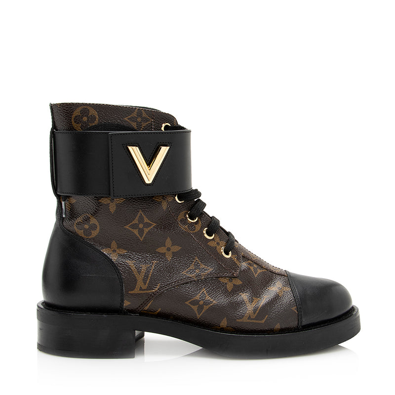 Louis Vuitton Monogram Canvas Wonderland Ranger LV Twist Boots - Size –  LuxeDH