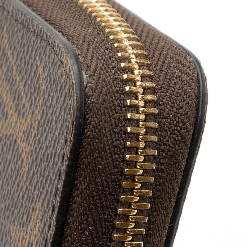 Gucci Zip Around Leather Wallet (SHG-34953) – LuxeDH