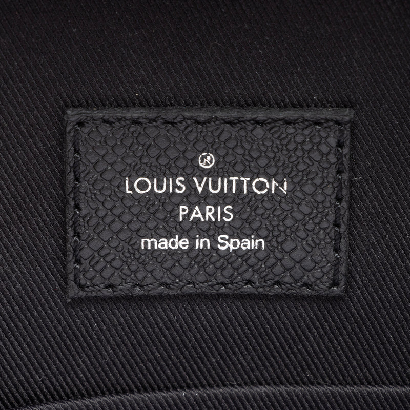 Louis Vuitton Mens Outdoor Slingbag Monogram Eclipse Canvas – Luxe  Collective