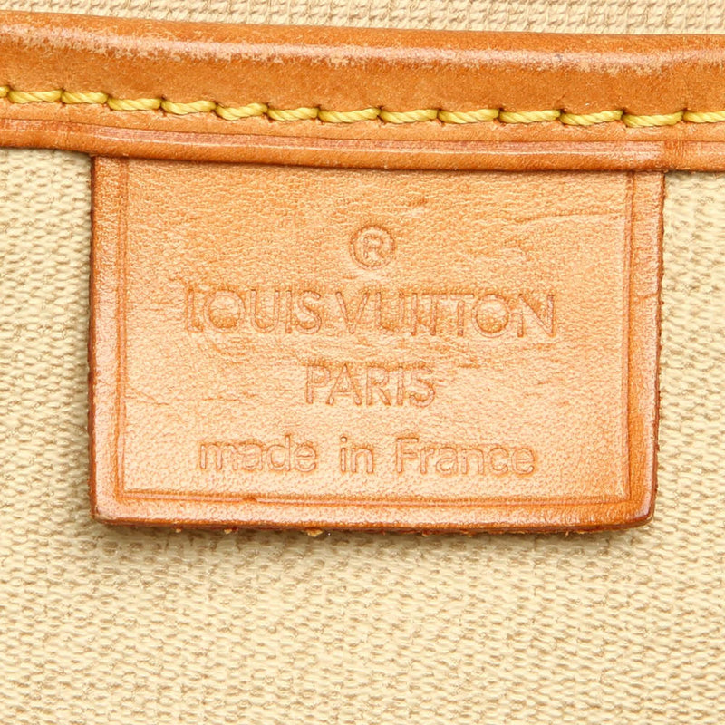 Louis Vuitton Monogram Excursion (SHG-22746)