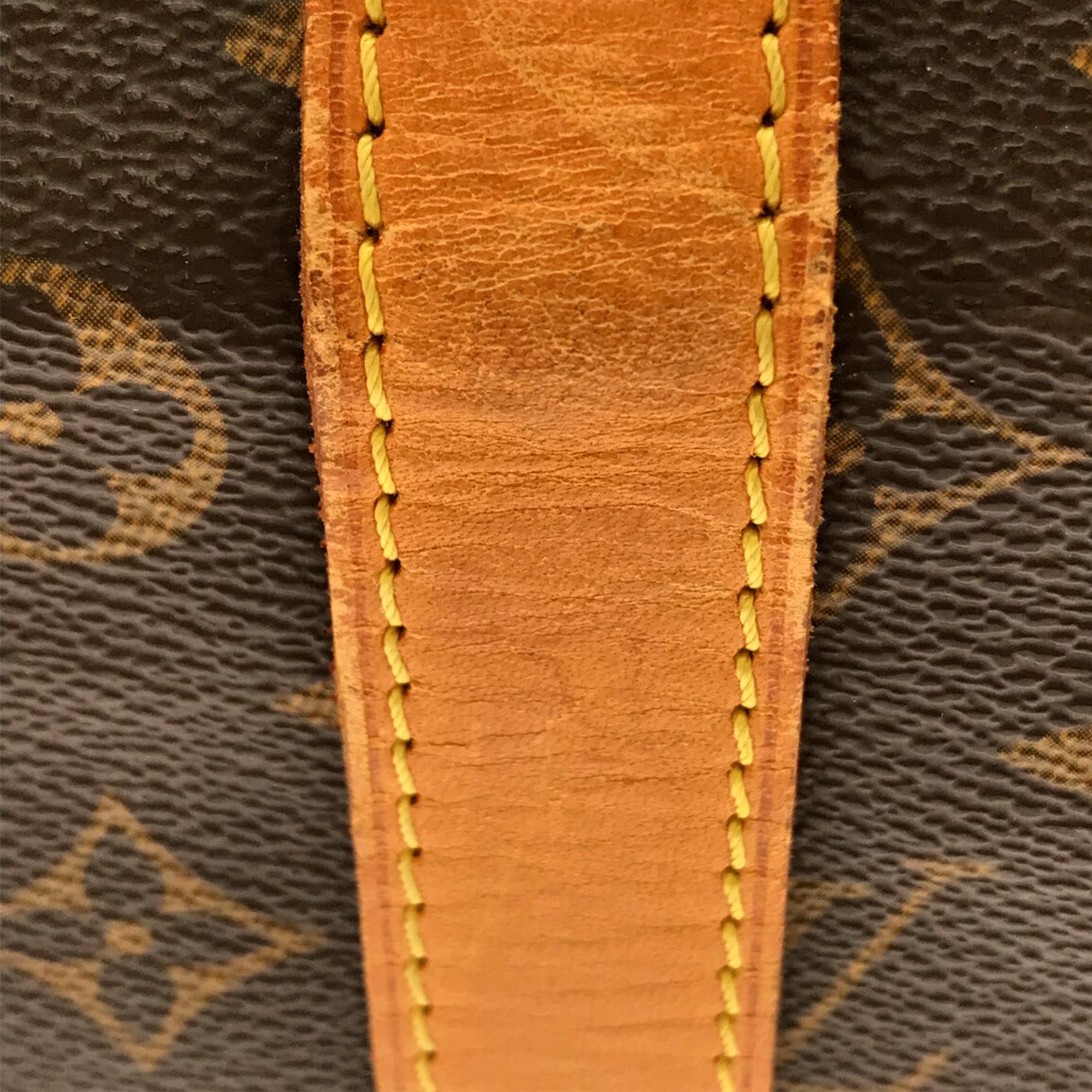 Louis Vuitton Monogram Keepall Bandouliere 55 (SHG-36871)