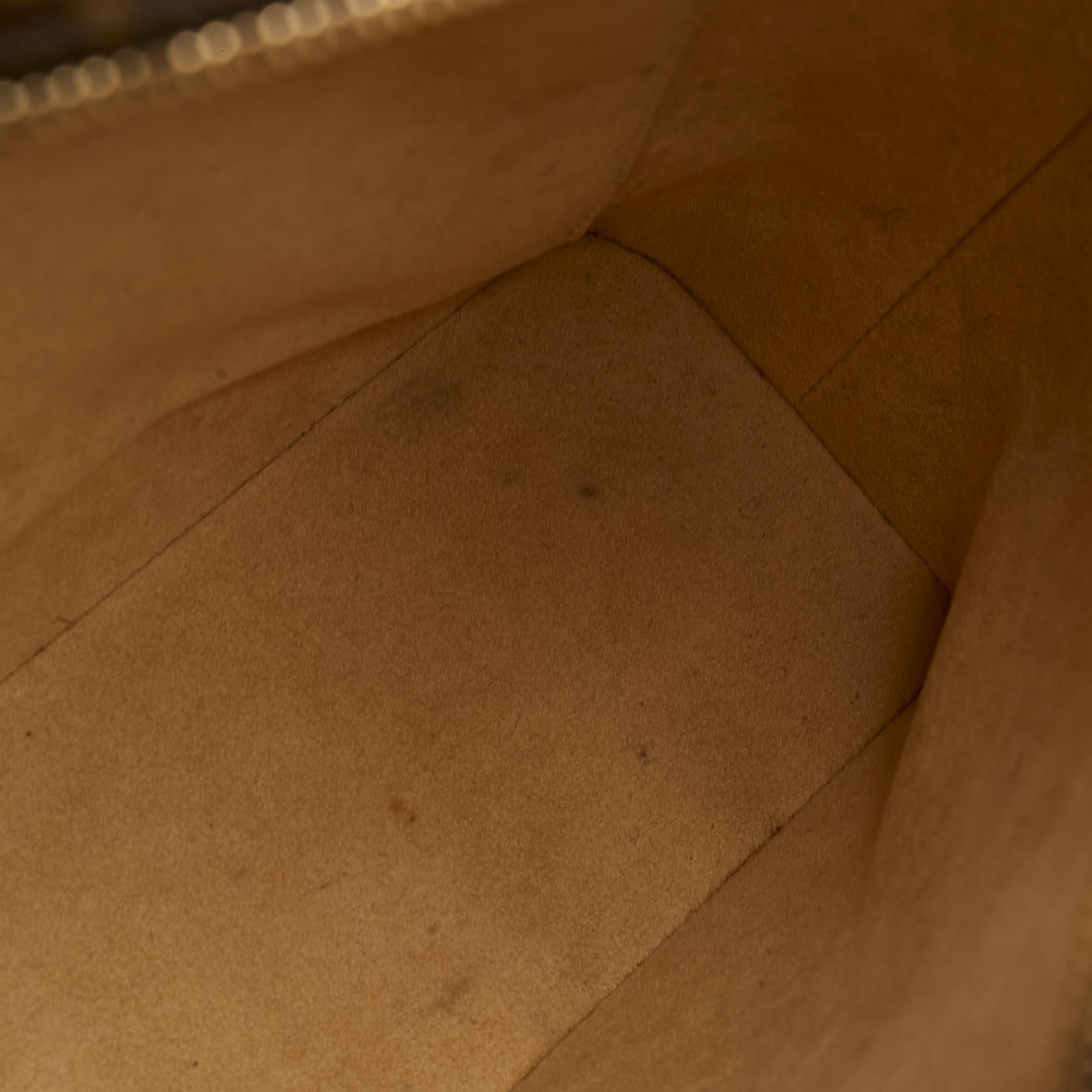 Louis Vuitton Monogram Luco (SHG-FgJeW7)