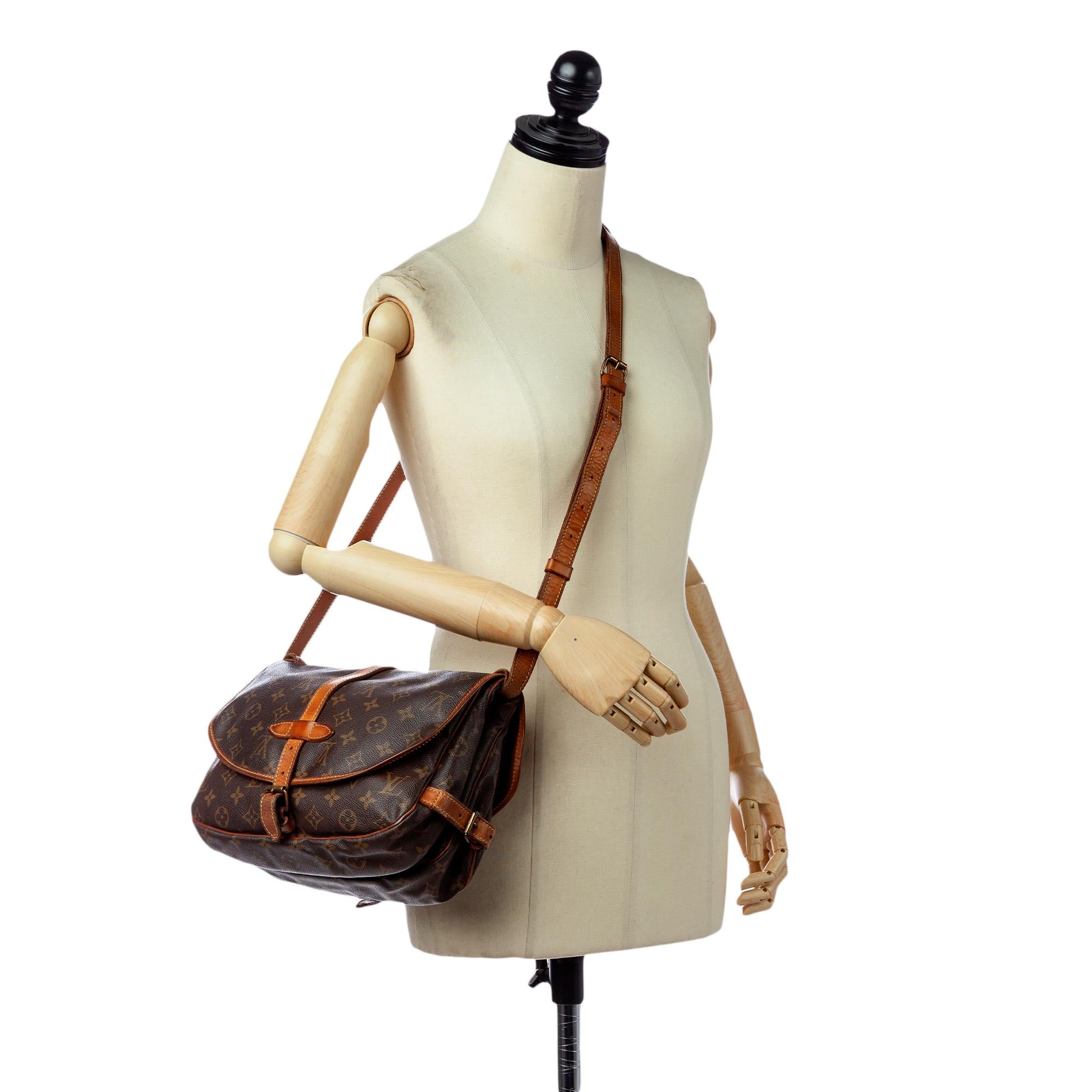 Louis Vuitton Monogram Saumur 25 (SHG-34635)