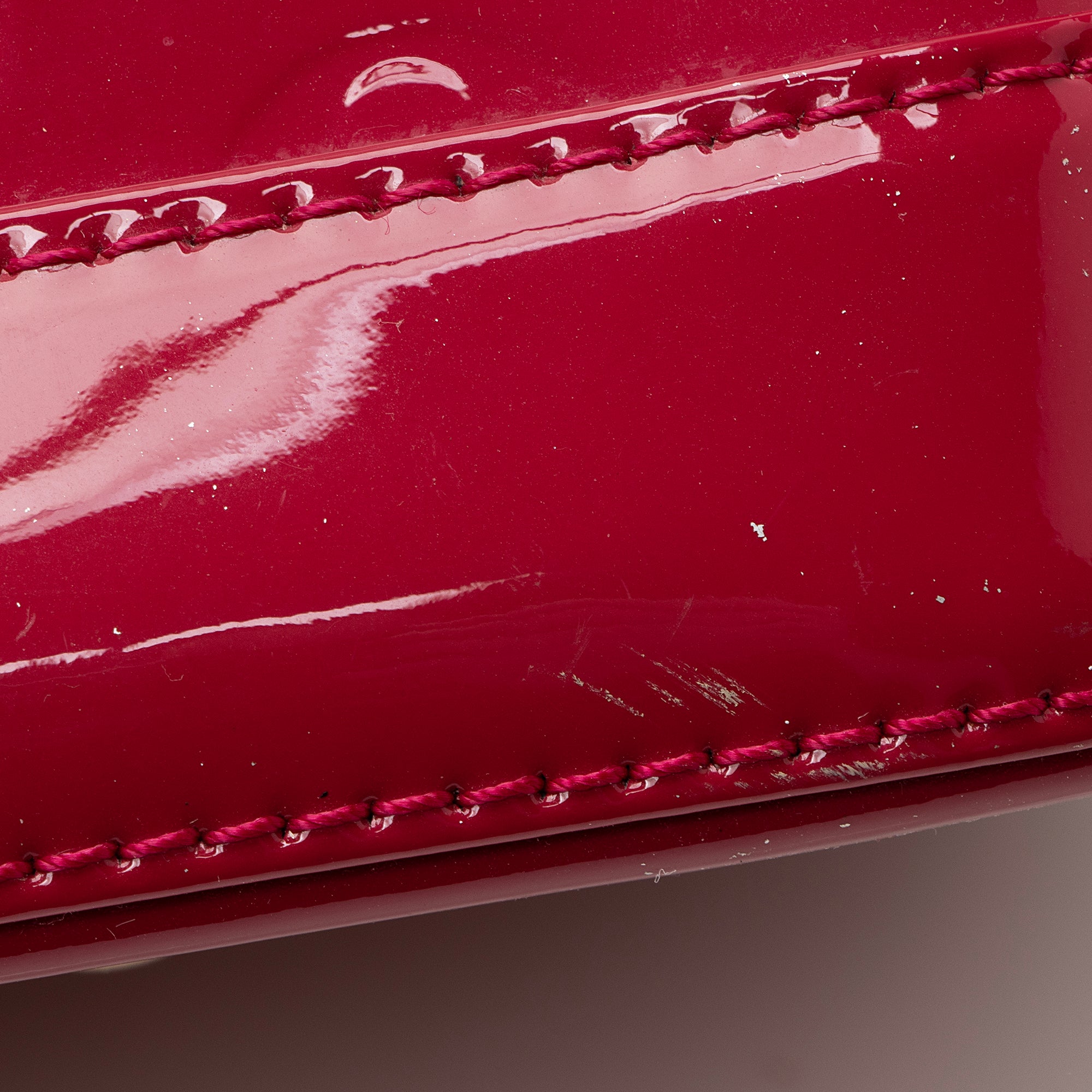 Louis Vuitton Monogram Vernis Alma MM Satchel (SHF-22630)