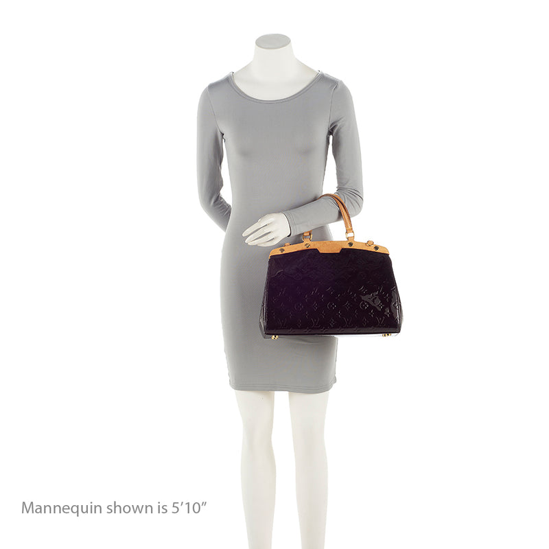 Pre-owned Louis Vuitton Amarante Monogram Vernis Brea Mm Bag In