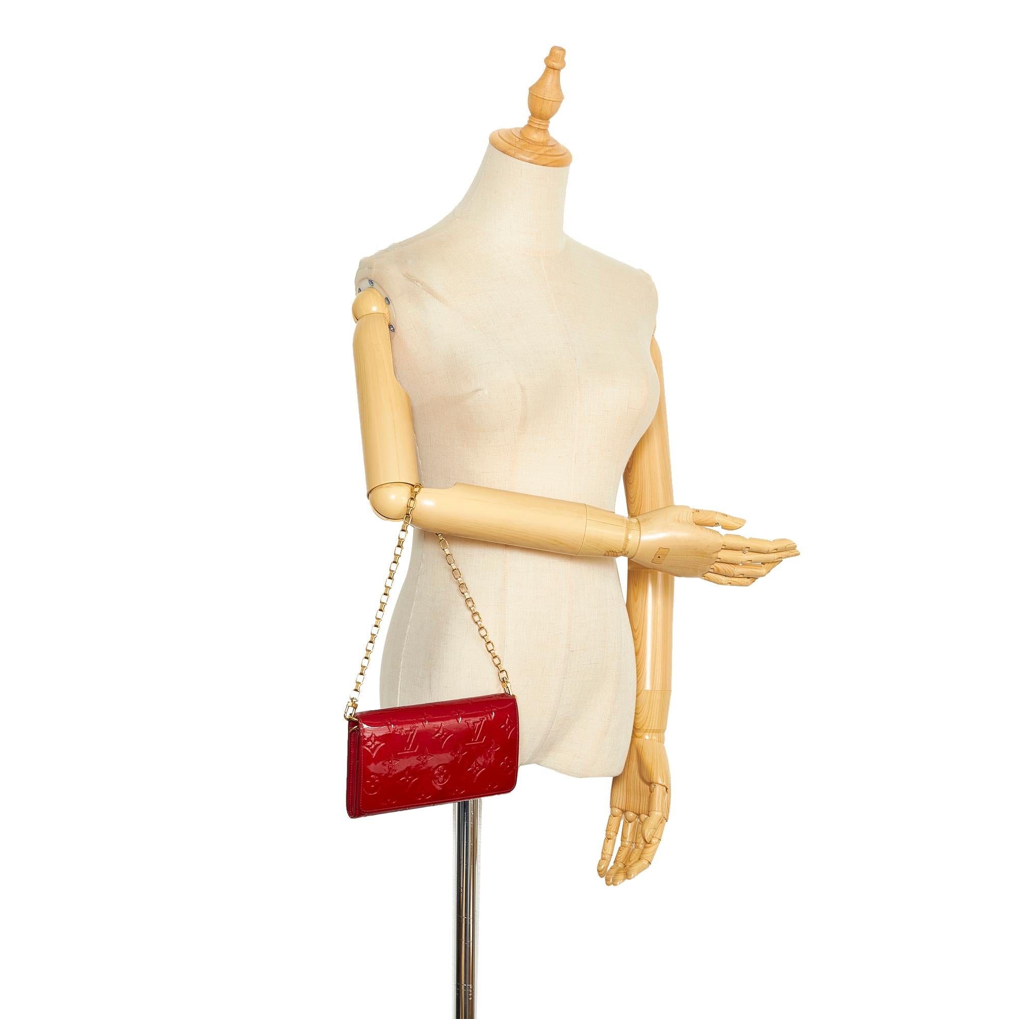 Louis Vuitton Monogram Vernis Sarah Chain Wallet (SHG-lZG0q8)