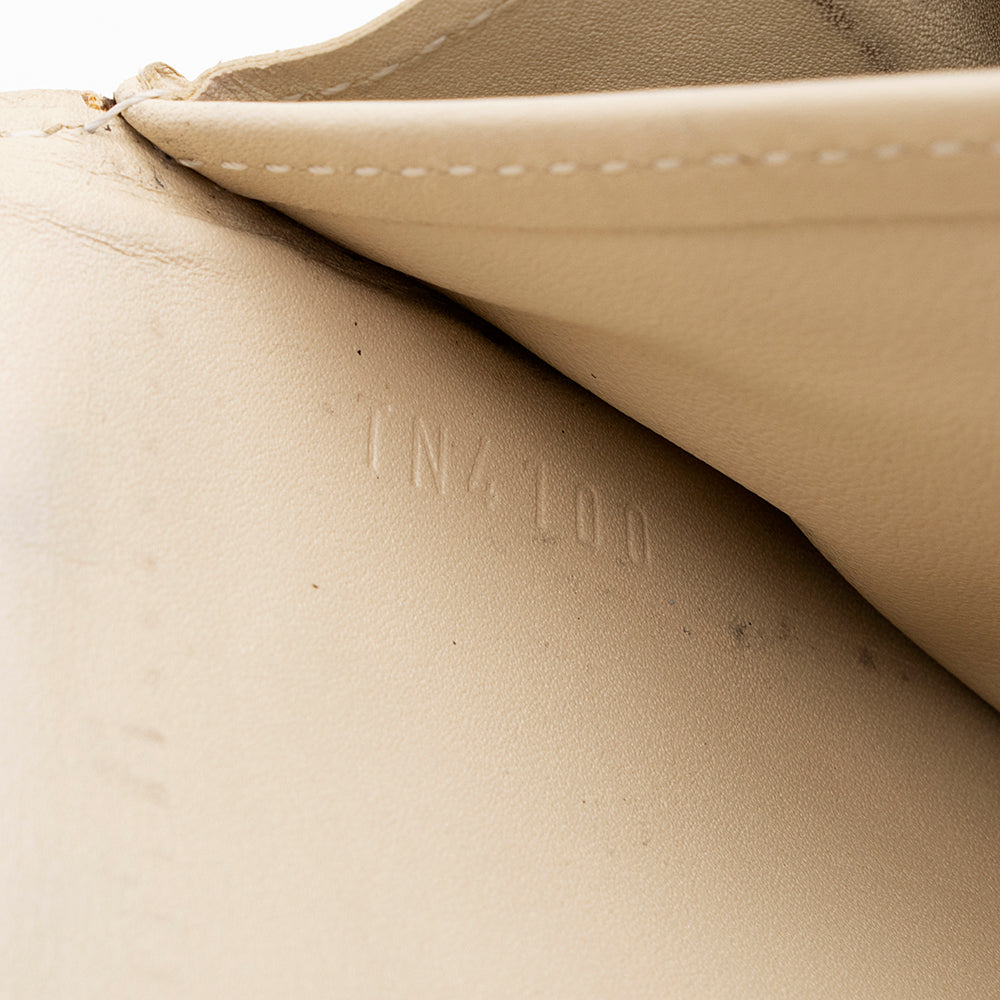 Louis Vuitton Monogram Vernis Sarah Wallet - FINAL SALE (SHF-19019)