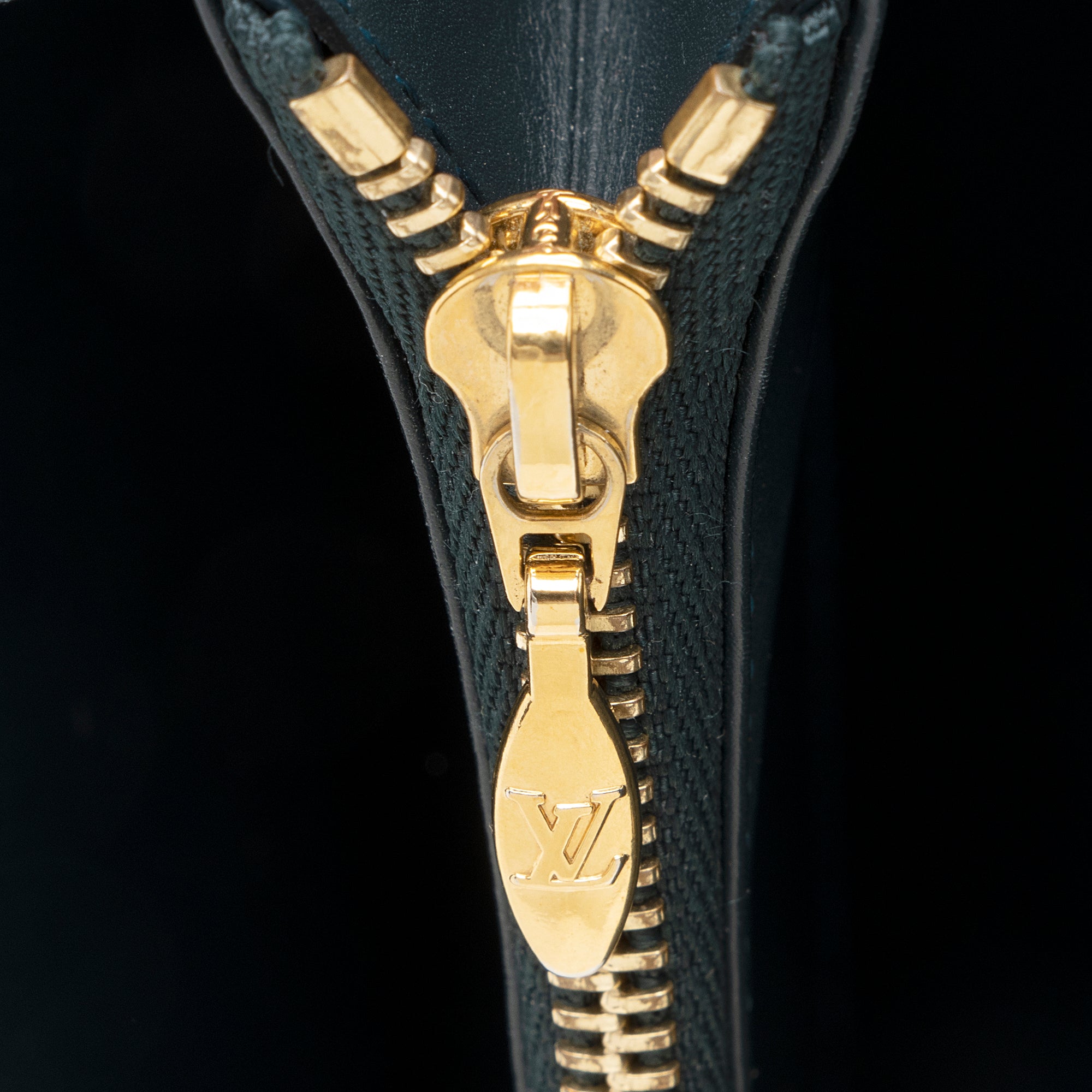 Louis Vuitton Monogram Vernis Sarah Wallet (SHF-22290)