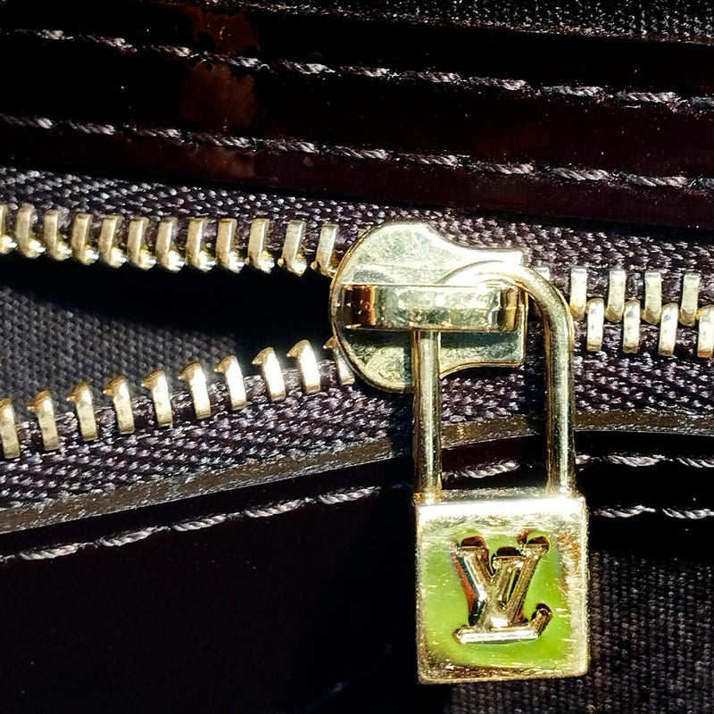 Louis Vuitton Monogram Vernis Wilshire MM (SHG-jyZpD3)