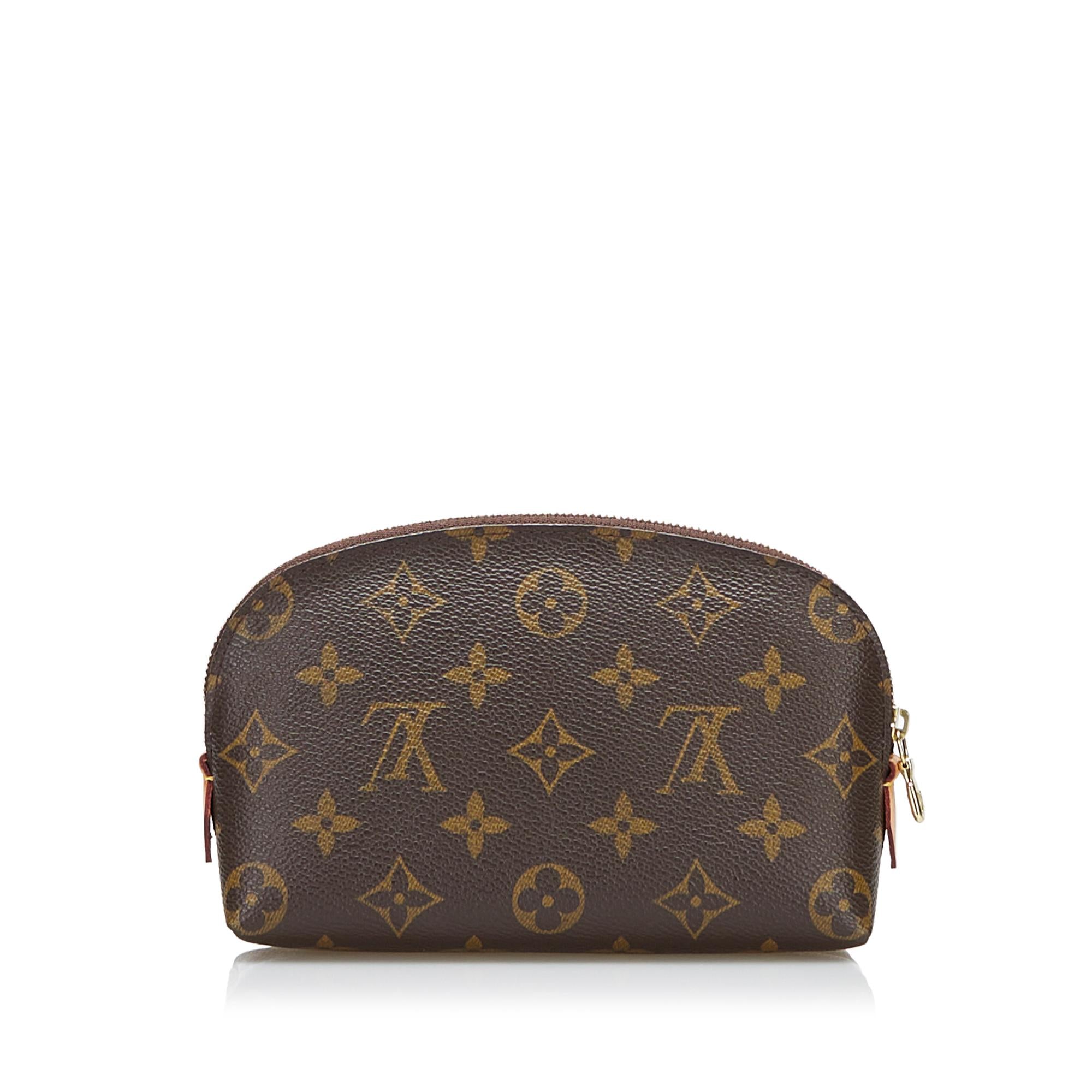 Louis Vuitton Monogram cosmetic pouch (SHG-1y1E0z)