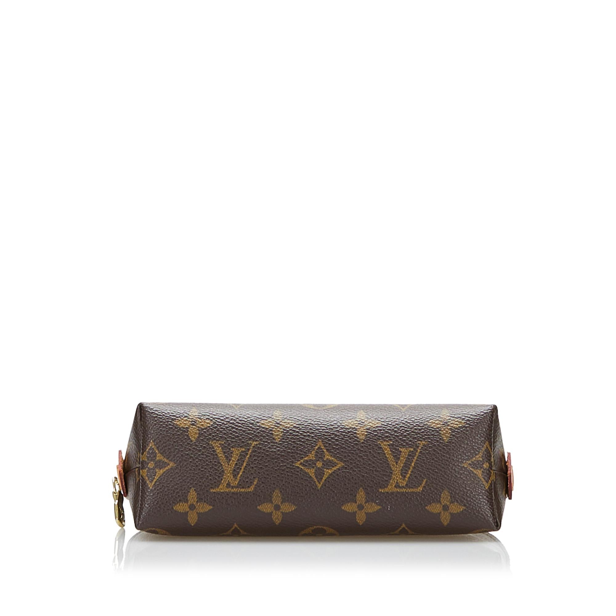 Louis Vuitton Monogram cosmetic pouch (SHG-1y1E0z)