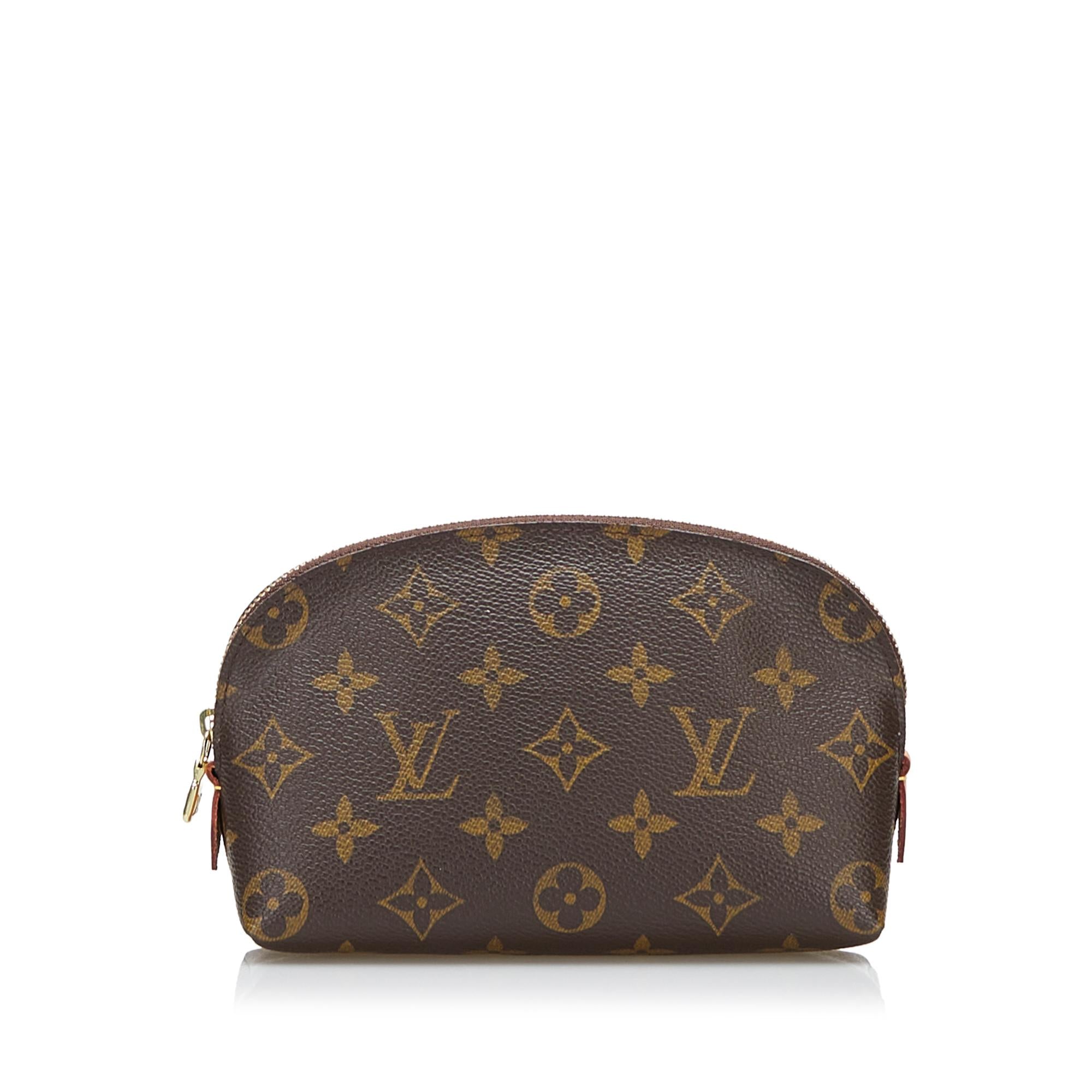 Louis Vuitton Monogram cosmetic pouch (SHG-1y1E0z)