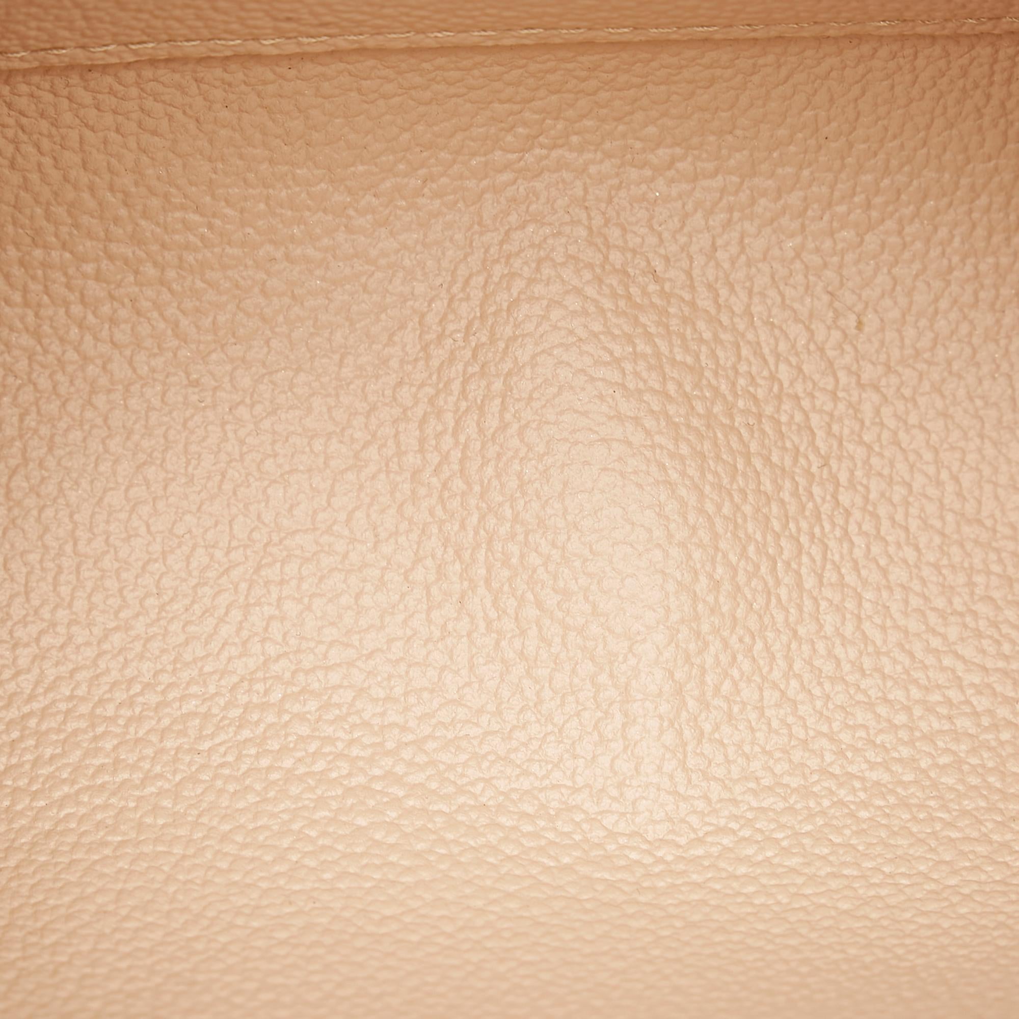 Louis Vuitton Monogram cosmetic pouch (SHG-1y1E0z)