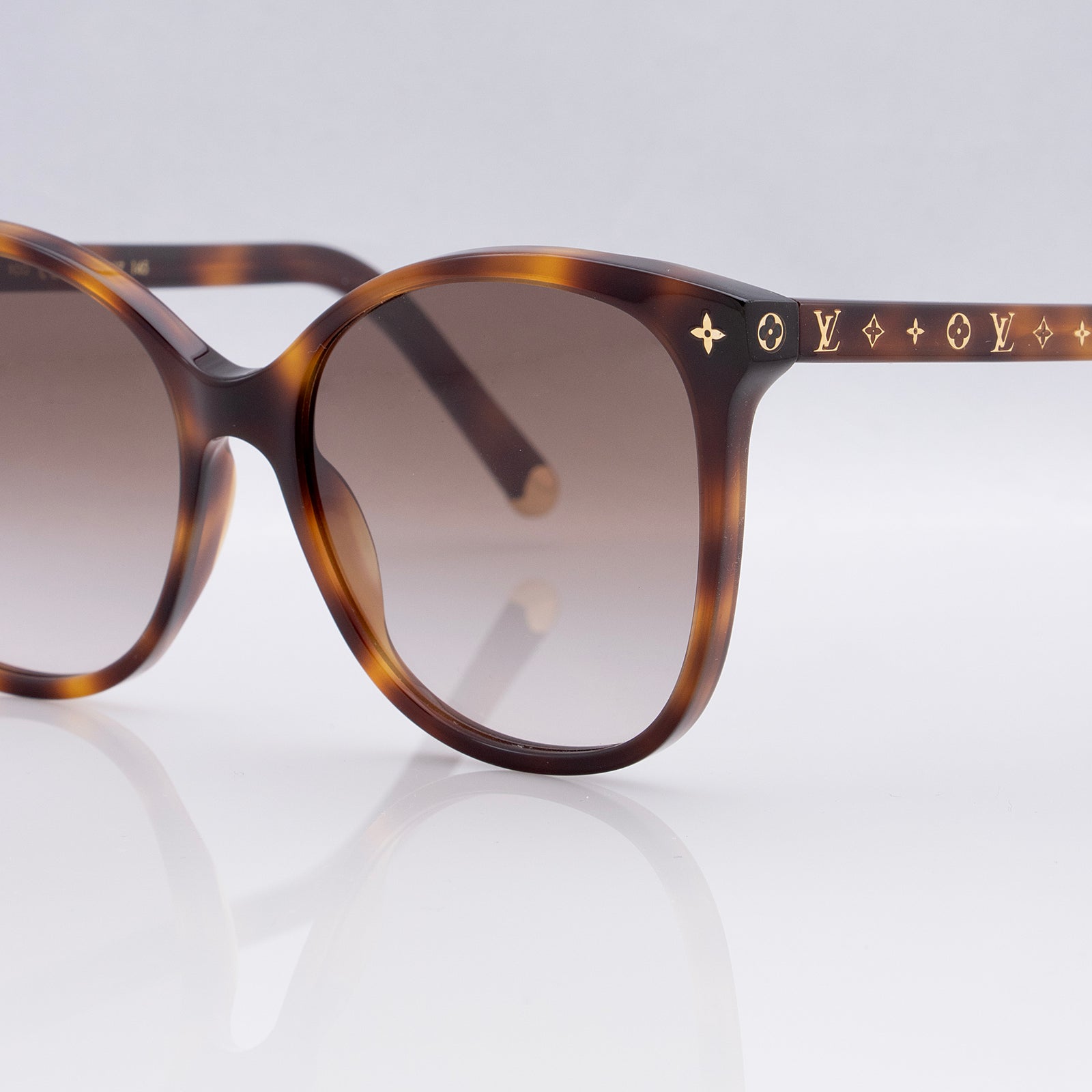 Louis Vuitton My Monogram Light Cat Eye Sunglasses (SHF-4MqkB7 
