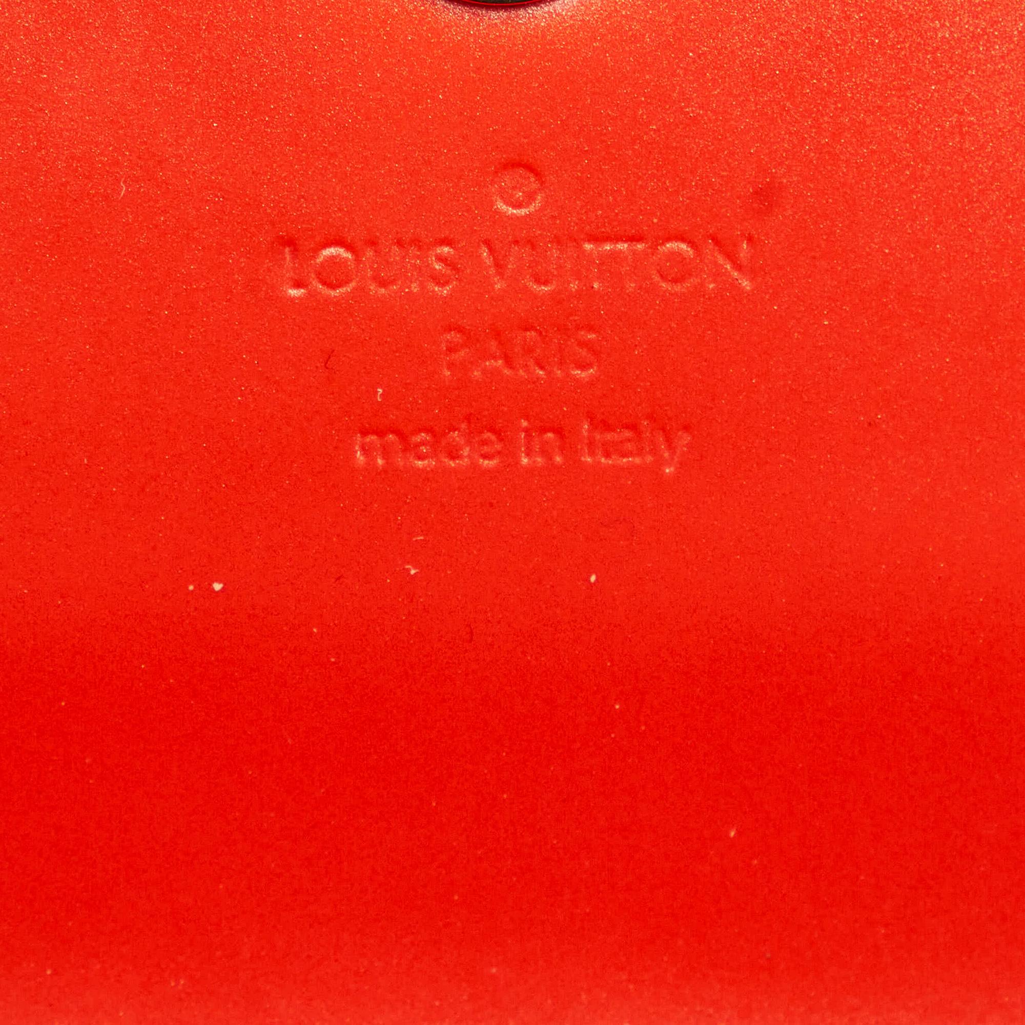 Louis Vuitton Sobe Patent Leather Clutch Bag (SHG-29972)