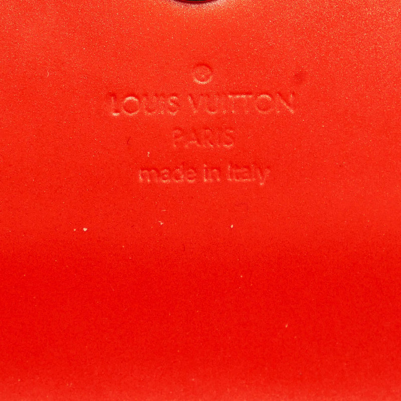 Louis Vuitton Sobe Patent Leather Clutch Bag (SHG-29972) – LuxeDH