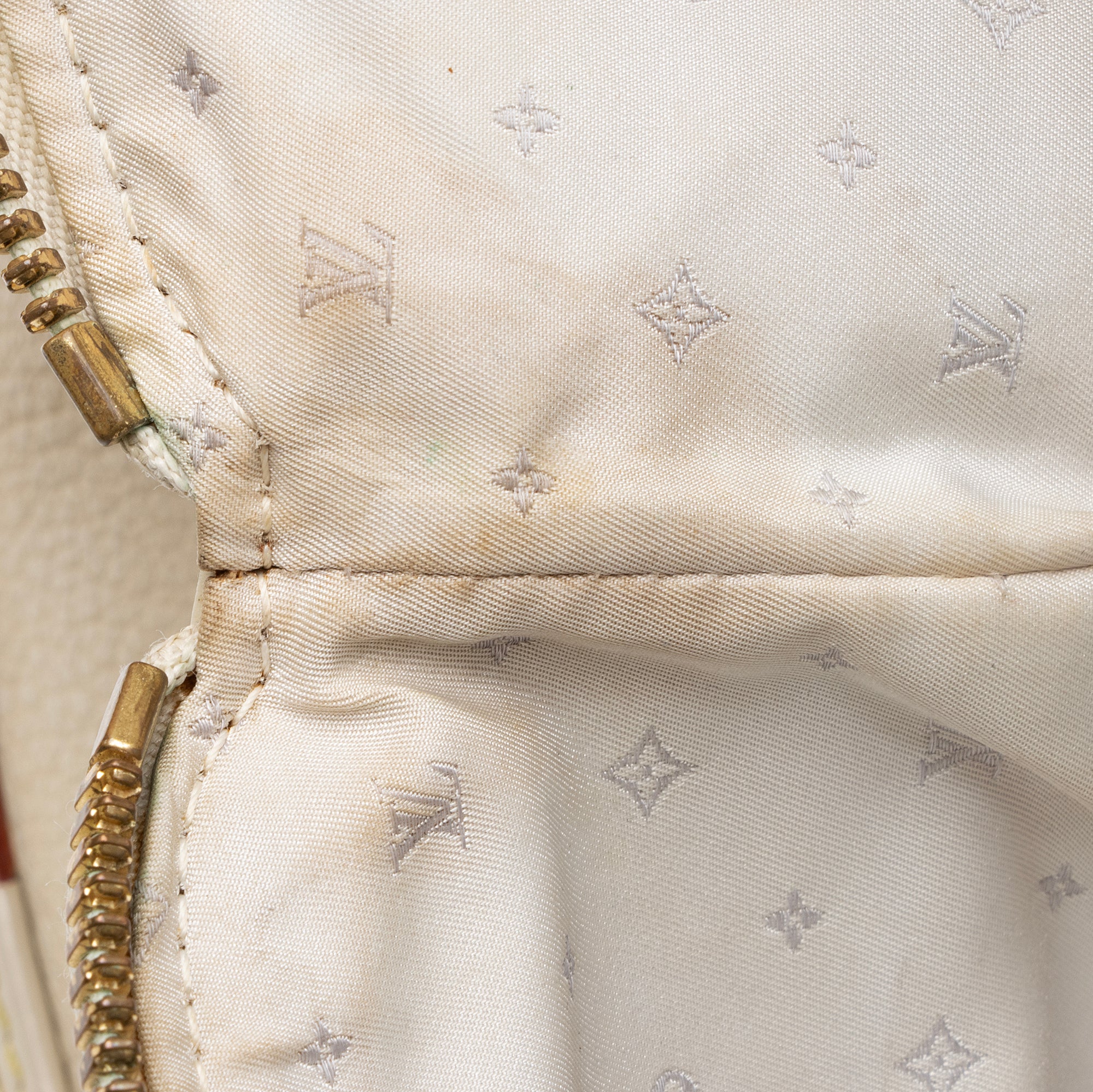 Louis Vuitton Suhali Leather Lockit PM Satchel (SHF-23755)