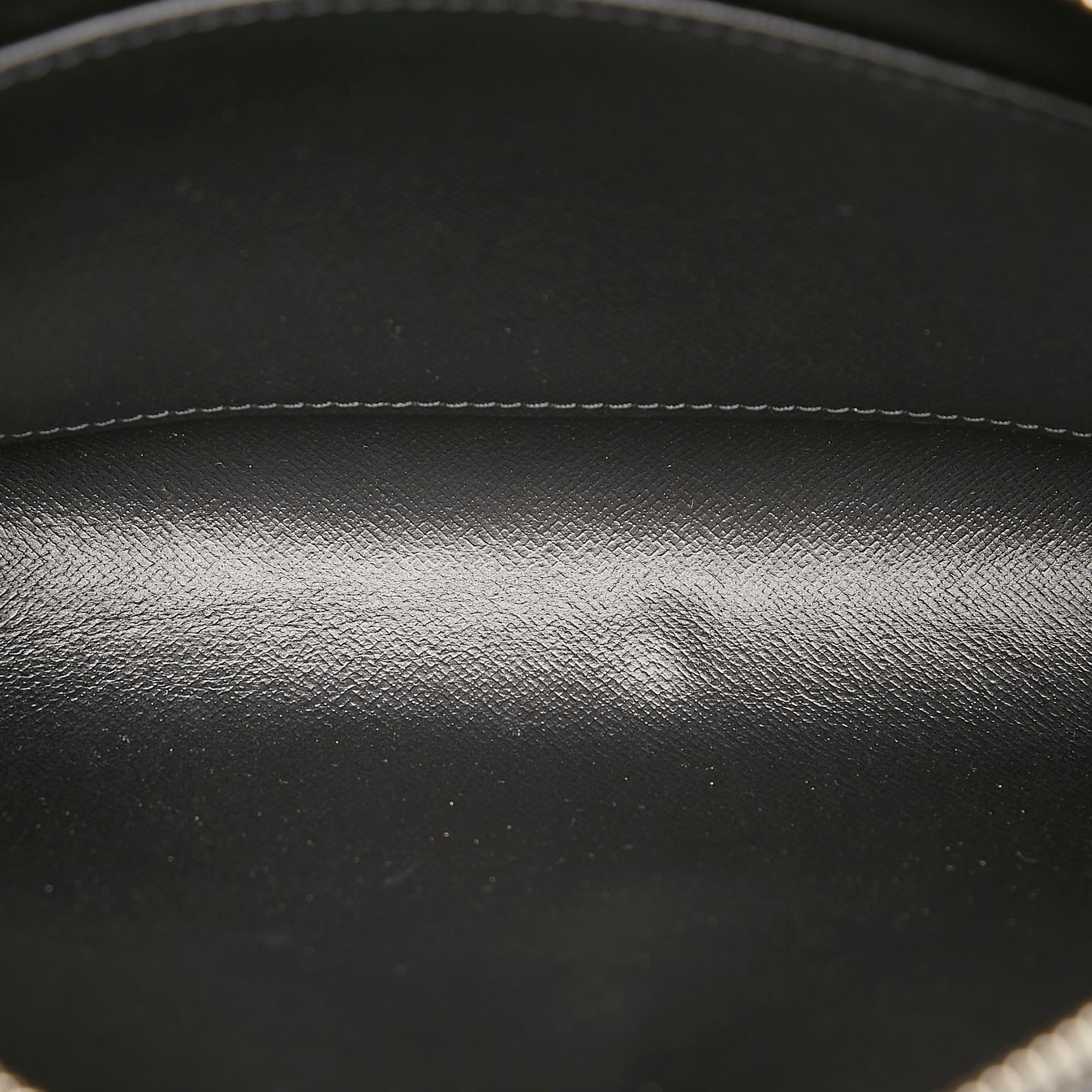 Louis Vuitton Taiga Baikal (SHG-32277)