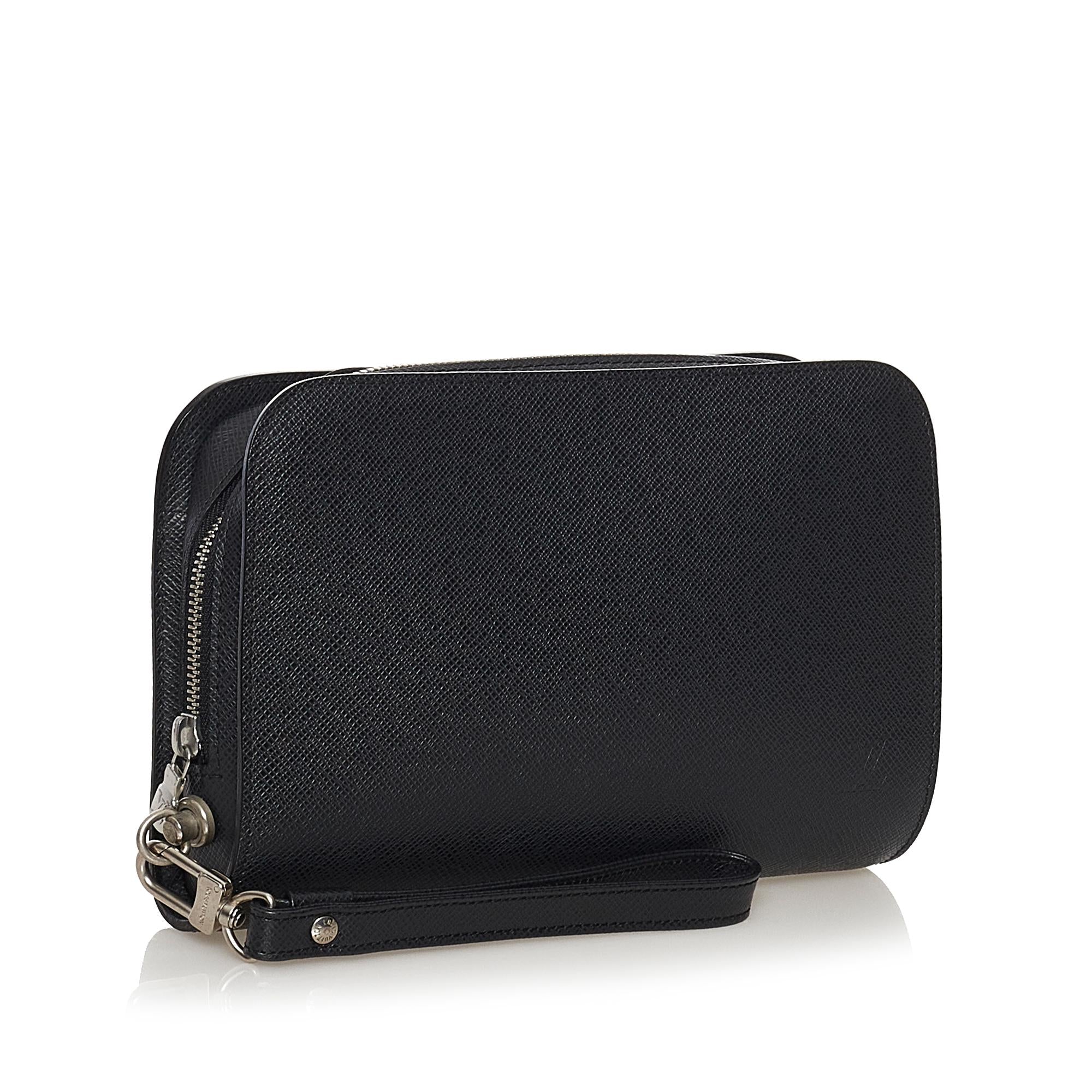 Louis Vuitton Taiga Baikal (SHG-32277)