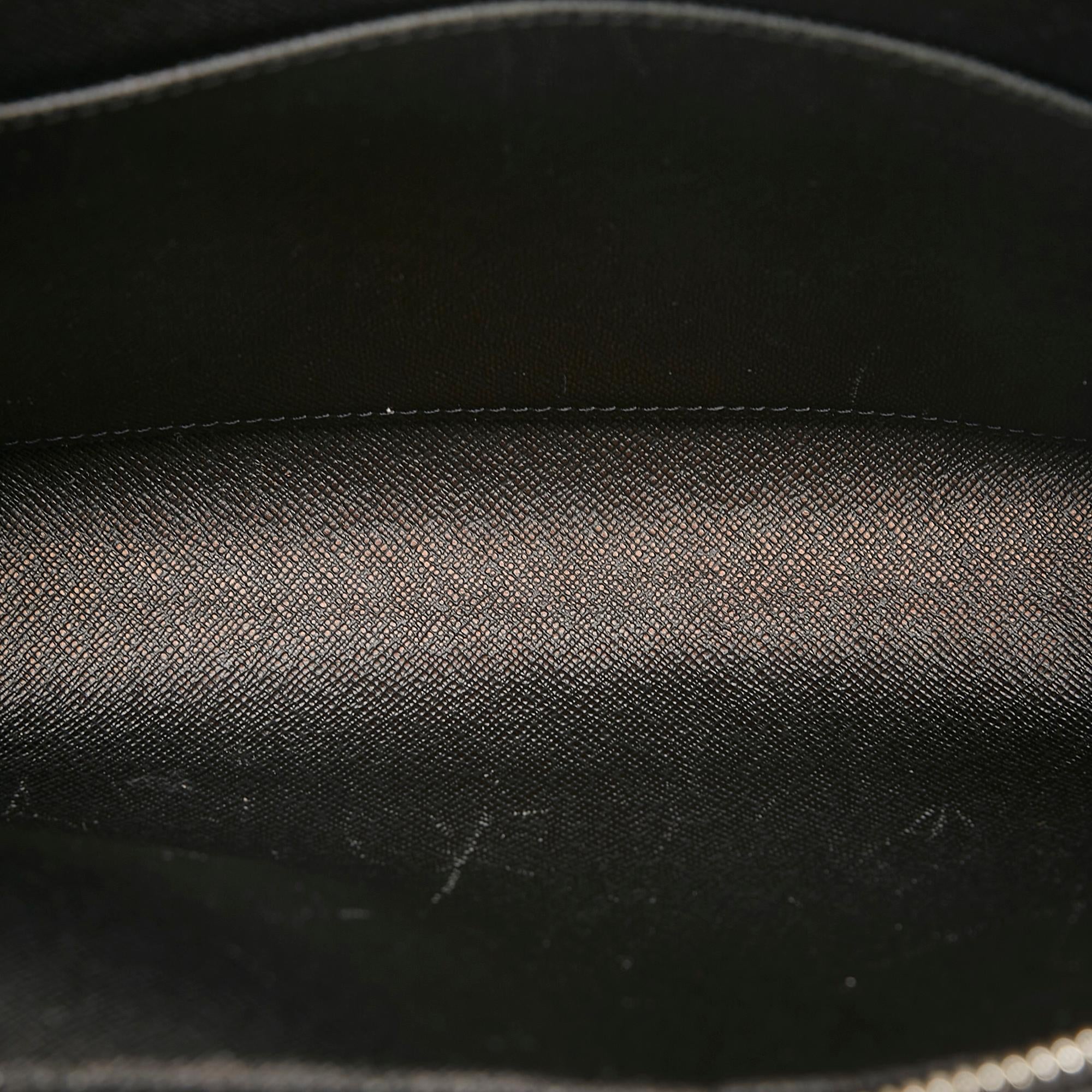 Louis Vuitton Taiga Baikal (SHG-W4Ekdo)