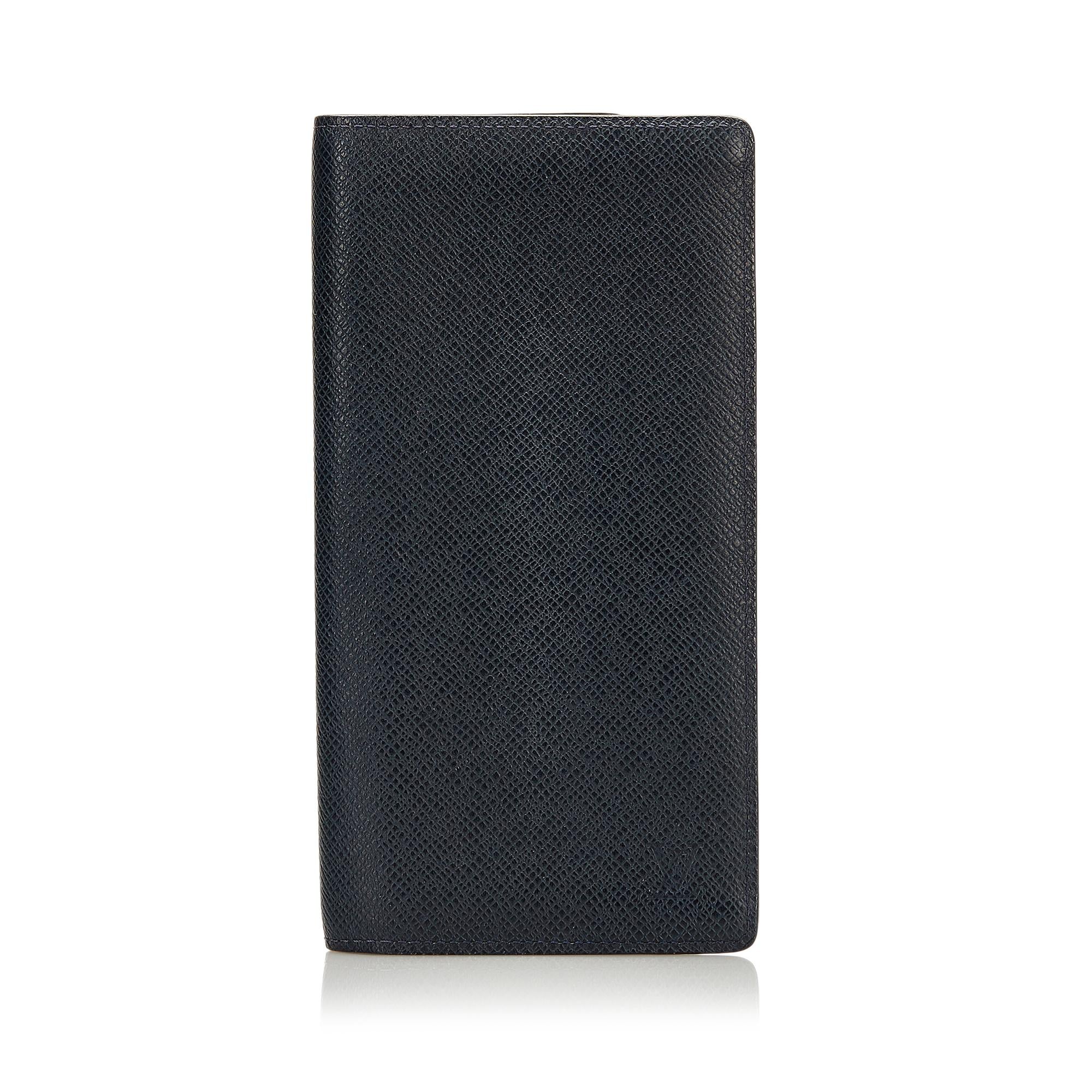 Louis Vuitton Taiga Brazza Wallet (SHG-35870)