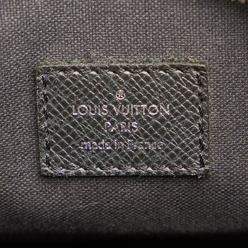 Louis Vuitton Taiga Dimitri (SHG-31714)