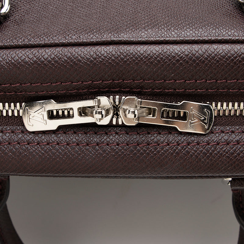 Louis Vuitton Taiga Leather Porte Documents Voyage Briefcase (SHF-18195)