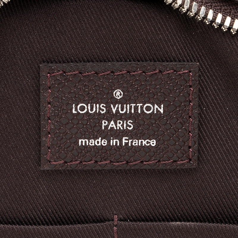 Louis Vuitton Taiga Leather Porte Documents Voyage Briefcase (SHF-18195)