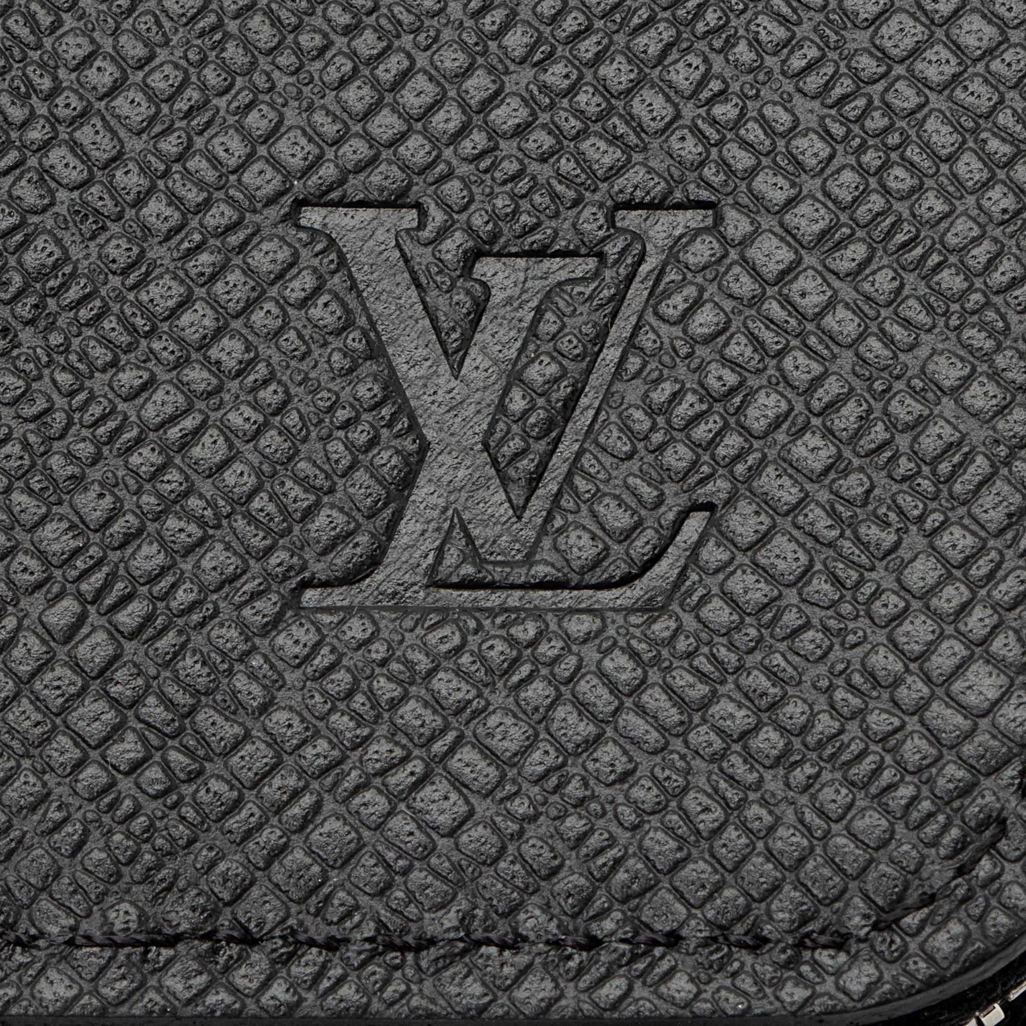 サチ ルイヴィトン イカット LOUIS VUITTON（ルイ・ヴィトン） ヴェルニ イカットフラワー ジッピー