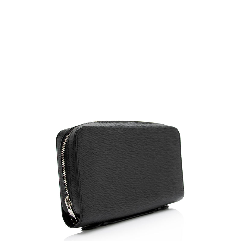 Pochette Kasai - Luxury Taiga Leather Black