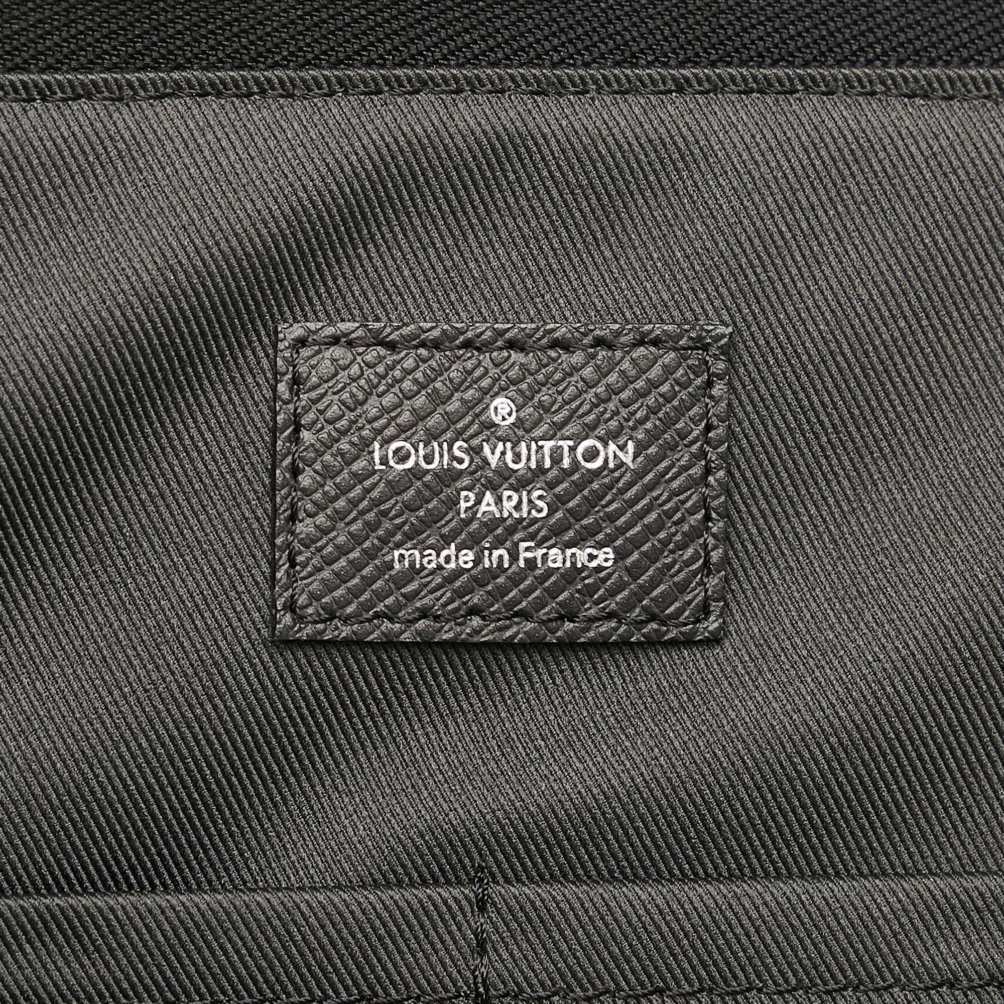 Louis Vuitton Taiga Porte Documents Slim Laptop Bag (SHG-32784)