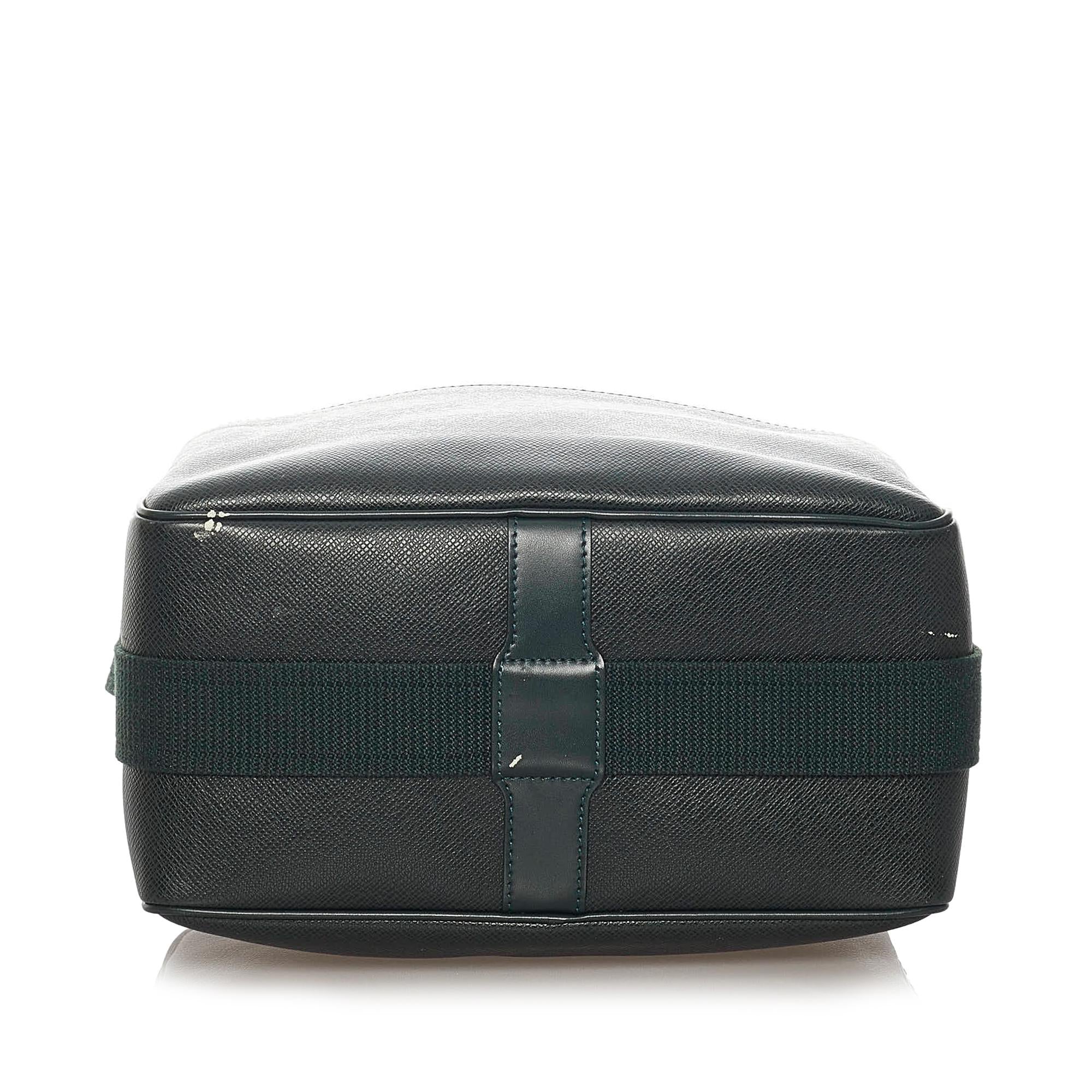 Louis Vuitton Taiga Reporter PM (SHG-28719)